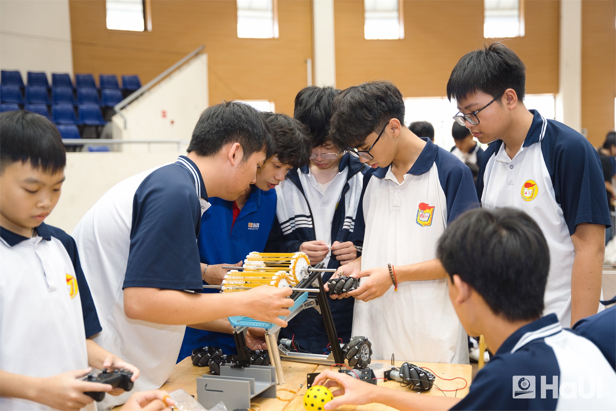 Trường Điện - Điện tử khẳng định dấu ấn công nghệ trong hành trình phục vụ cộng đồng và tư vấn tuyển sinh của HaUI tại Phú Thọ