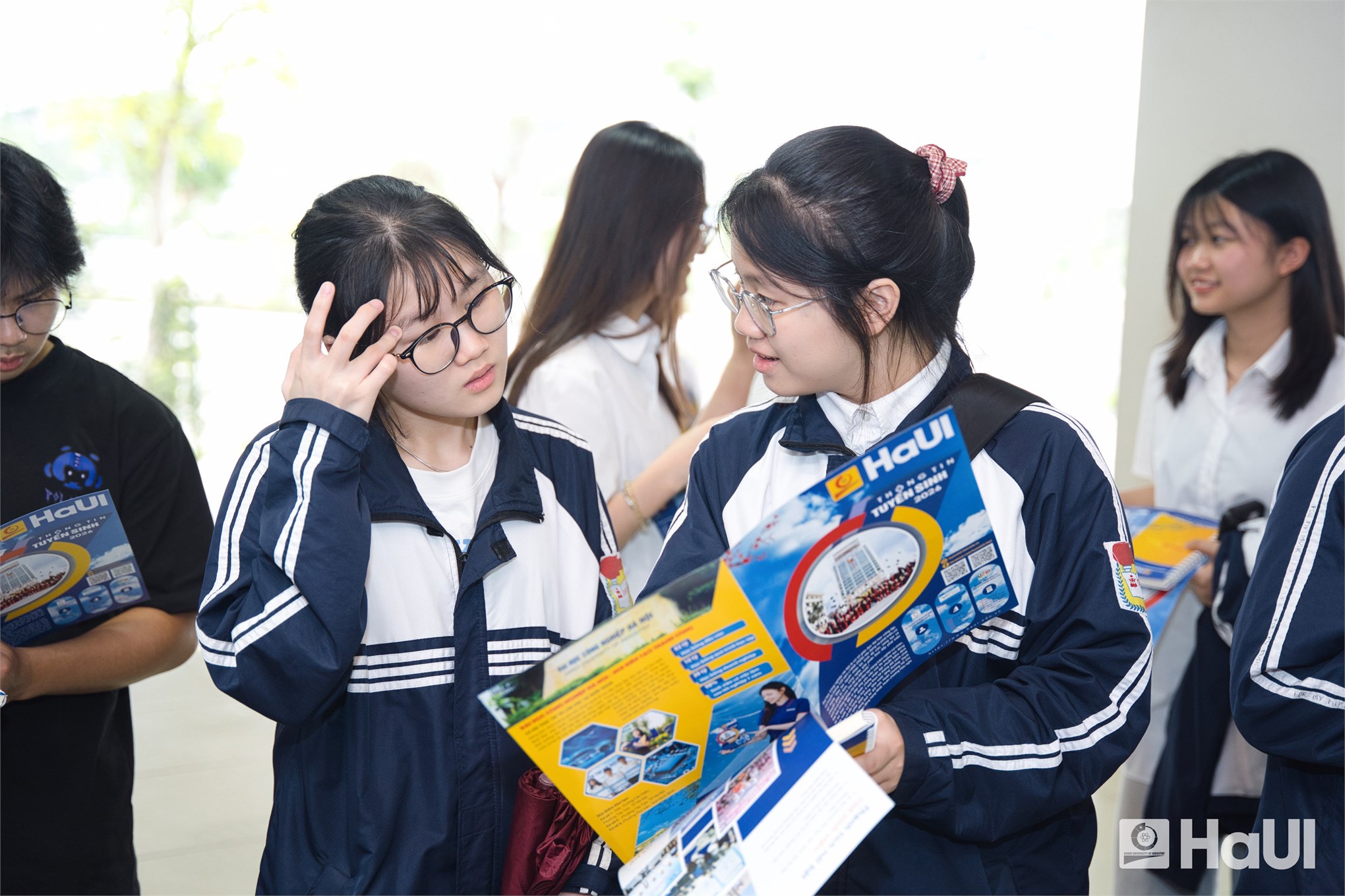 Trường Điện - Điện tử khẳng định dấu ấn công nghệ trong hành trình phục vụ cộng đồng và tư vấn tuyển sinh của HaUI tại Phú Thọ