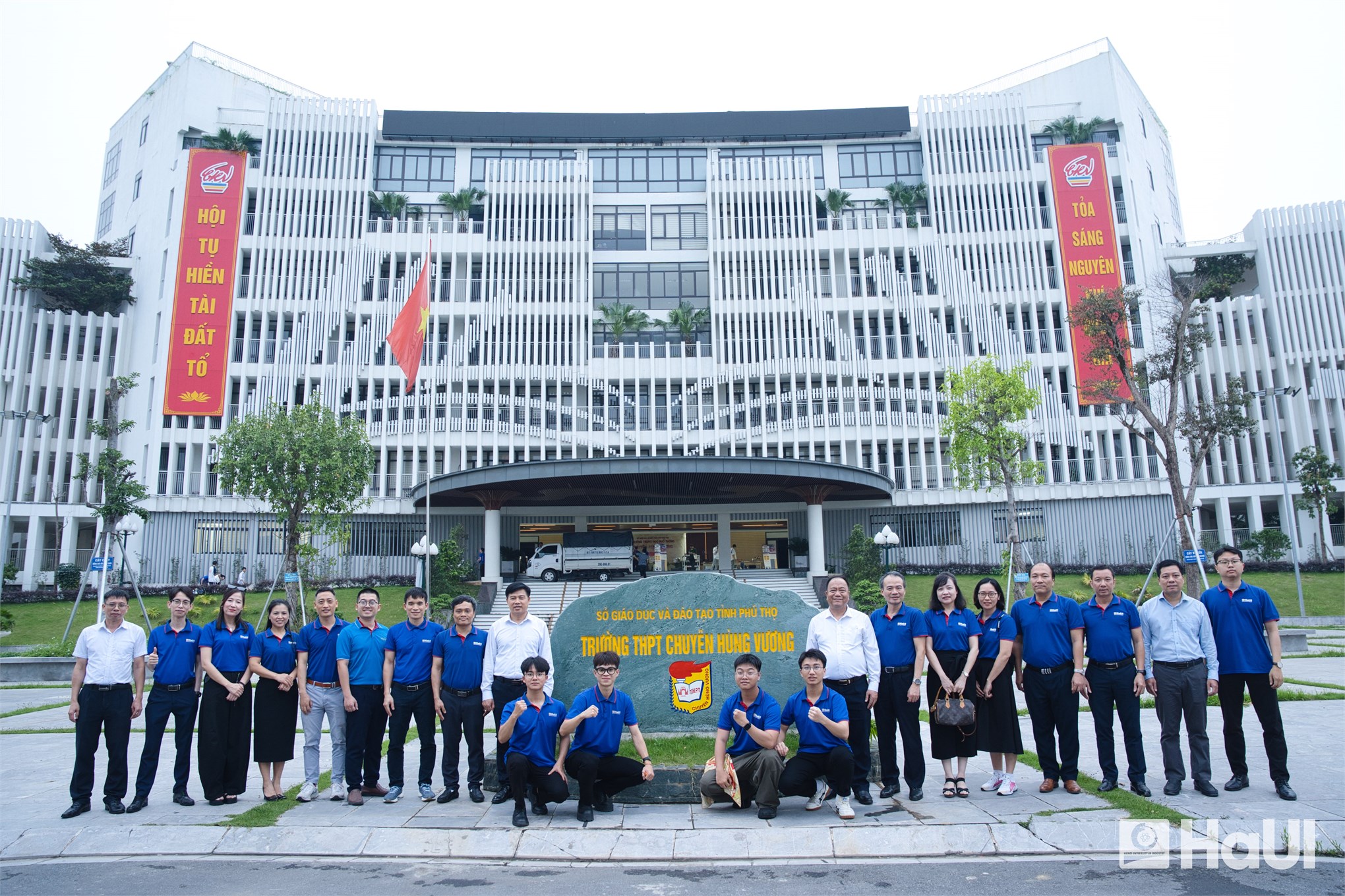 Trường Điện - Điện tử khẳng định dấu ấn công nghệ trong hành trình phục vụ cộng đồng và tư vấn tuyển sinh của HaUI tại Phú Thọ