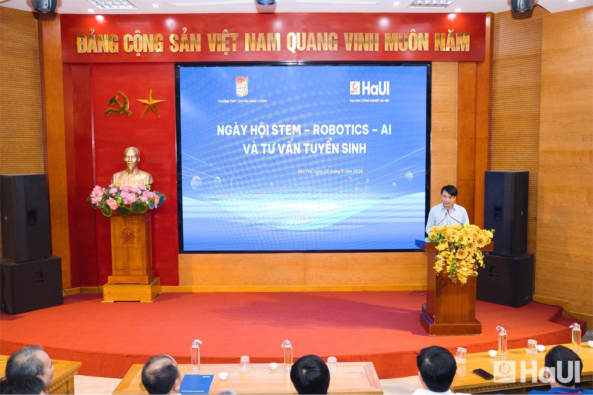 Trường Điện - Điện tử khẳng định dấu ấn công nghệ trong hành trình phục vụ cộng đồng và tư vấn tuyển sinh của HaUI tại Phú Thọ