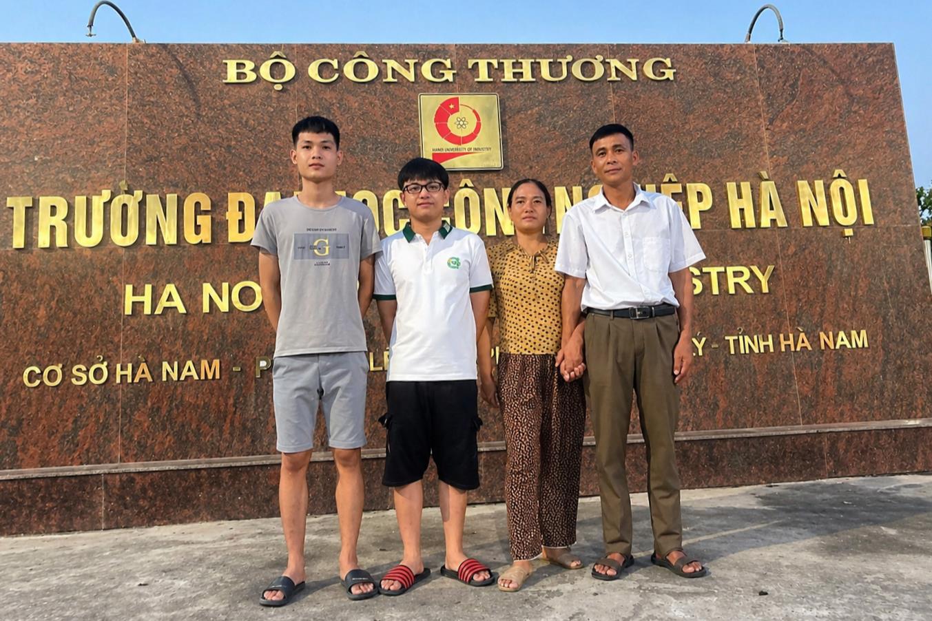 “Từ ‘con chỉ phá đồ là giỏi’ đến kỹ sư Samsung: Hành trình theo đuổi đam mê Tự động hóa”