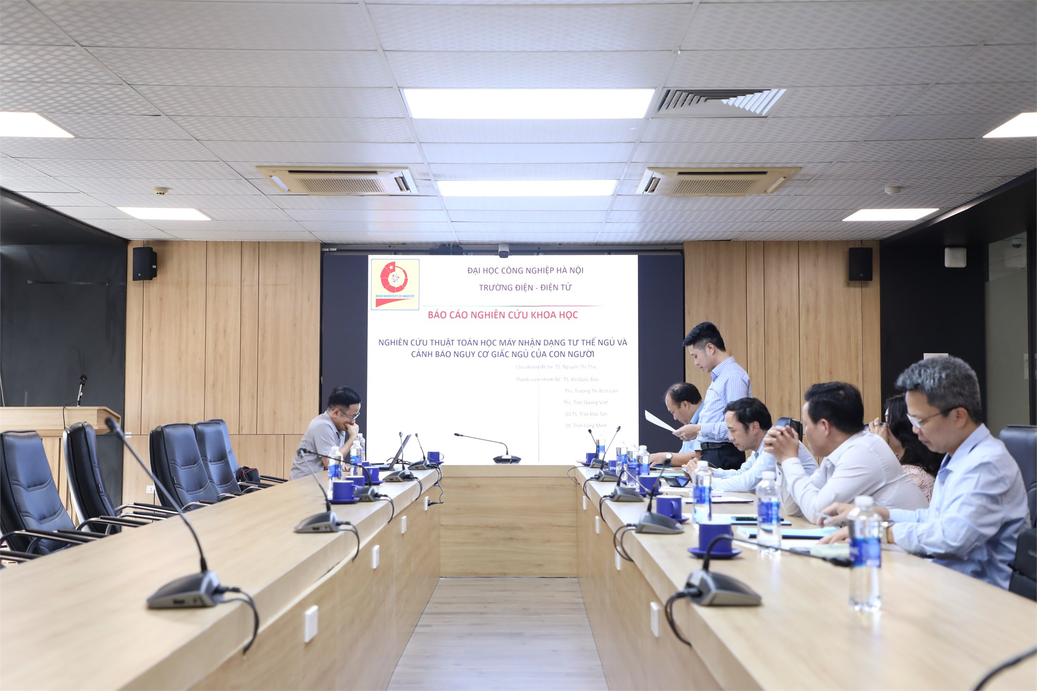 Nghiệm thu đề tài KH&CN cấp cơ sở đề tài “Nghiên cứu thuật toán học máy nhận dạng tư thế ngủ và cảnh báo nguy cơ giấc ngủ của con người”