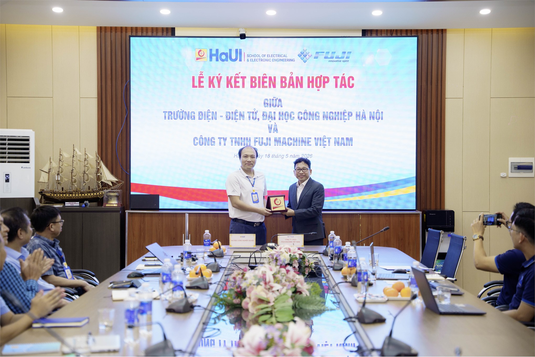 Trường Điện – Điện tử ký kết Biên bản ghi nhớ hợp tác MOU với Công ty TNHH Fuji Machine Việt Nam