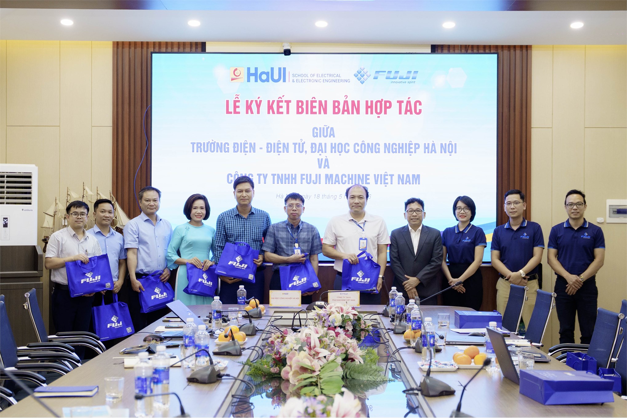 Trường Điện – Điện tử ký kết Biên bản ghi nhớ hợp tác MOU với Công ty TNHH Fuji Machine Việt Nam