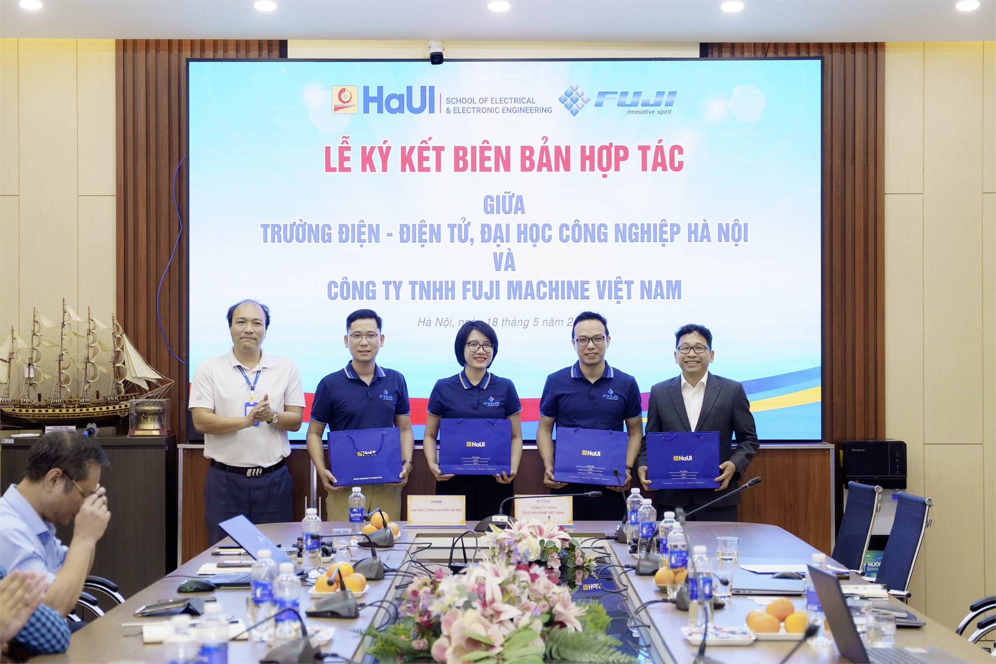 Trường Điện – Điện tử ký kết Biên bản ghi nhớ hợp tác MOU với Công ty TNHH Fuji Machine Việt Nam