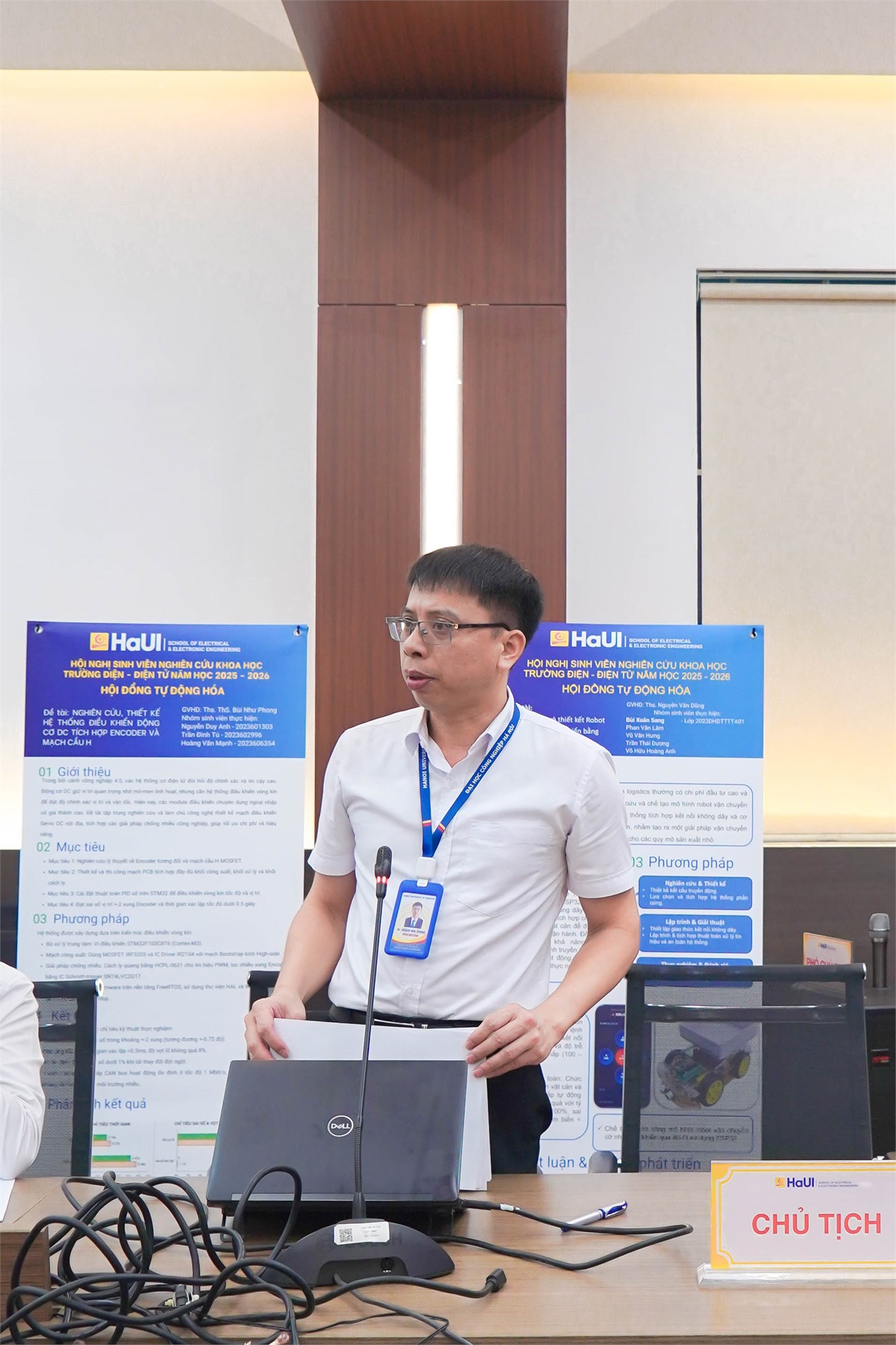 Sôi nổi phiên nghiệm thu đầu tiên đề tài sinh viên nghiên cứu khoa học Trường Điện - Điện tử năm học 2025 - 2026