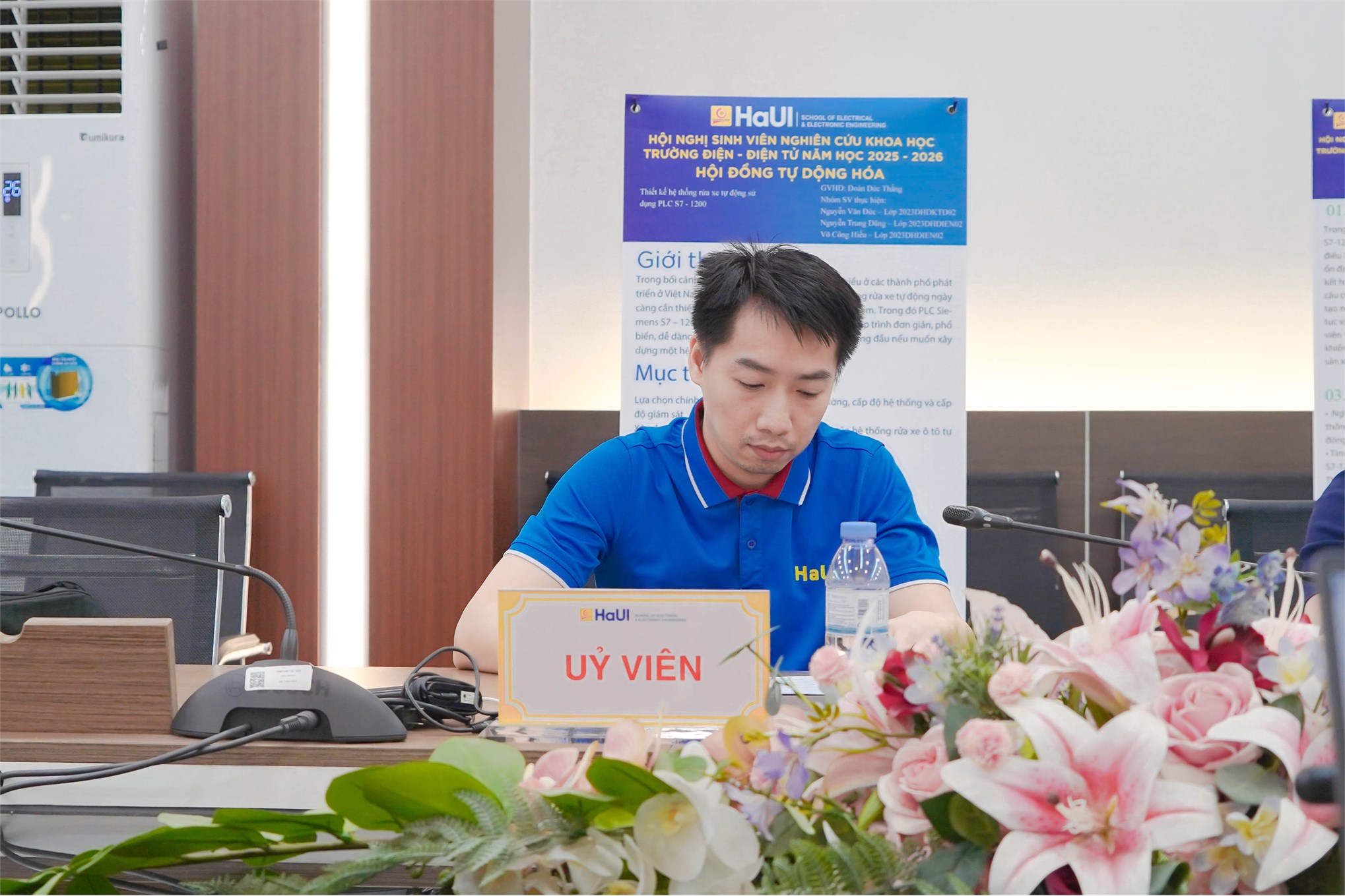 Sôi nổi phiên nghiệm thu đầu tiên đề tài sinh viên nghiên cứu khoa học Trường Điện - Điện tử năm học 2025 - 2026
