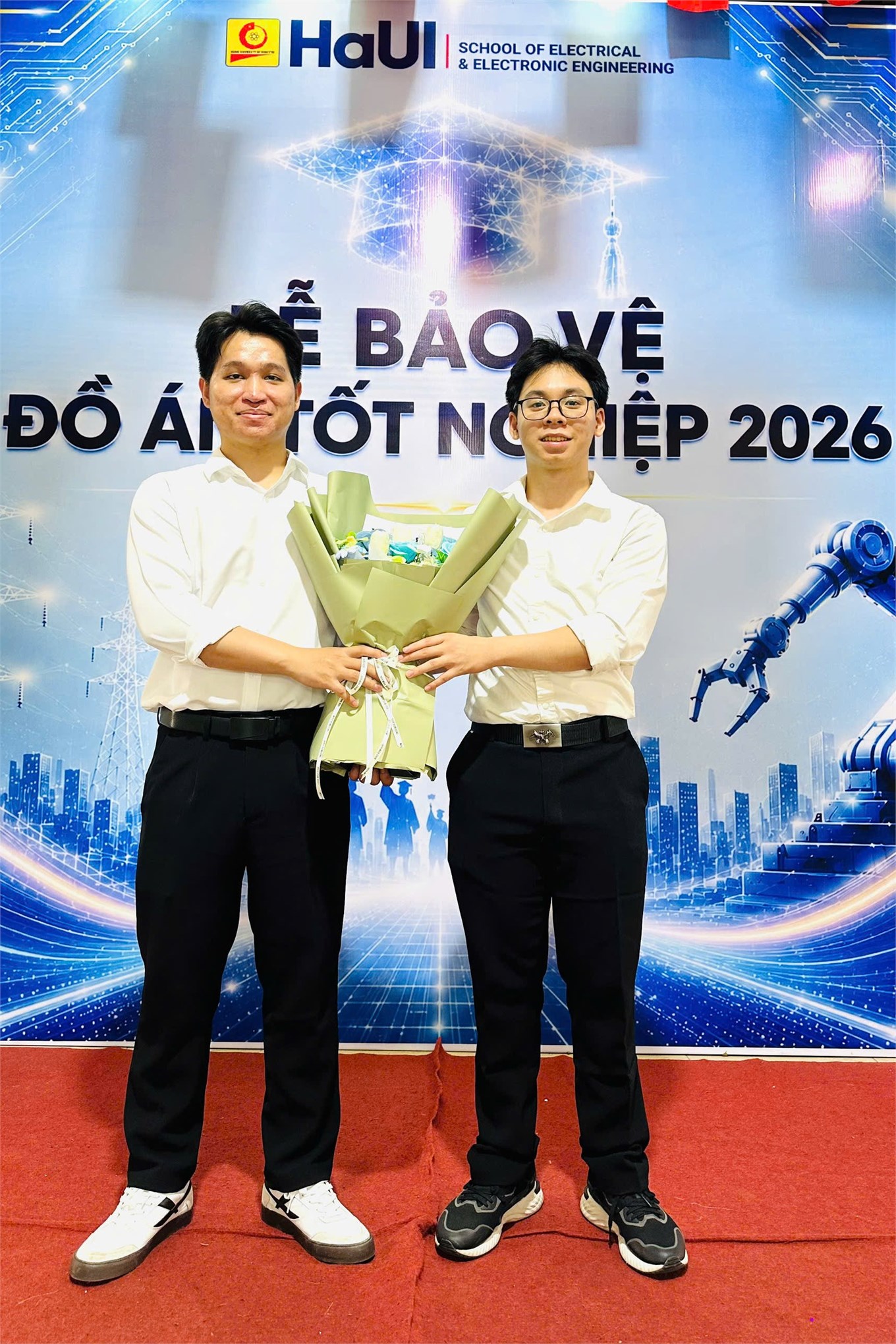 “Full English” tại Hội đồng 09: Dấu ấn nổi bật mùa bảo vệ đồ án 2026 của sinh viên EMI