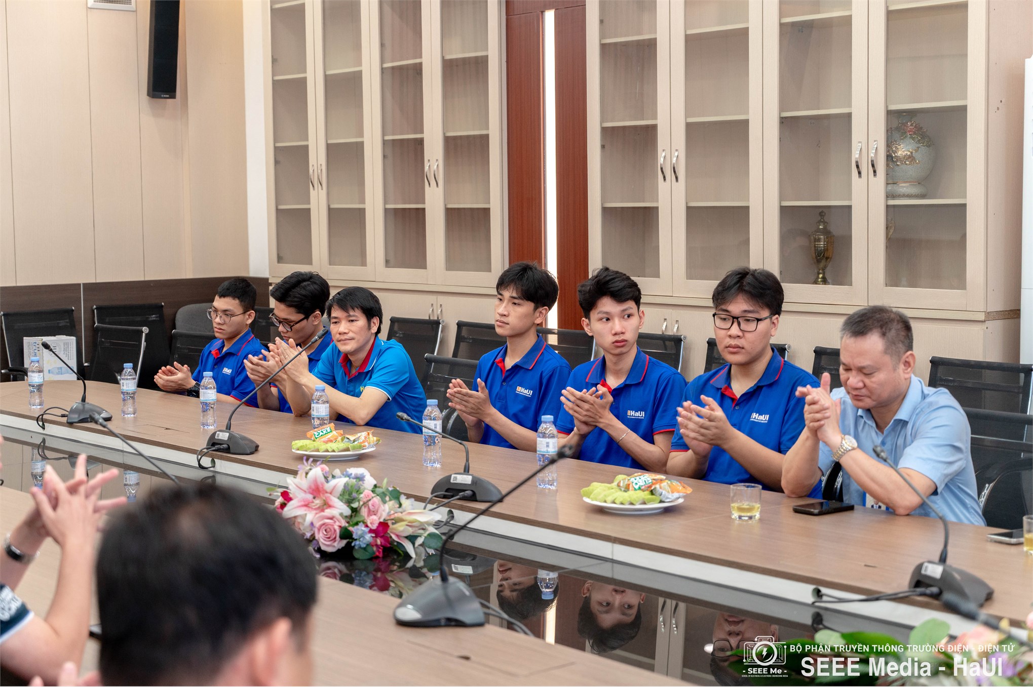Tiếp sức Robocon 2026: Trường Điện - Điện tử gặp mặt, động viên 02 đội tuyển DCN-SEEE trước thềm tranh tài