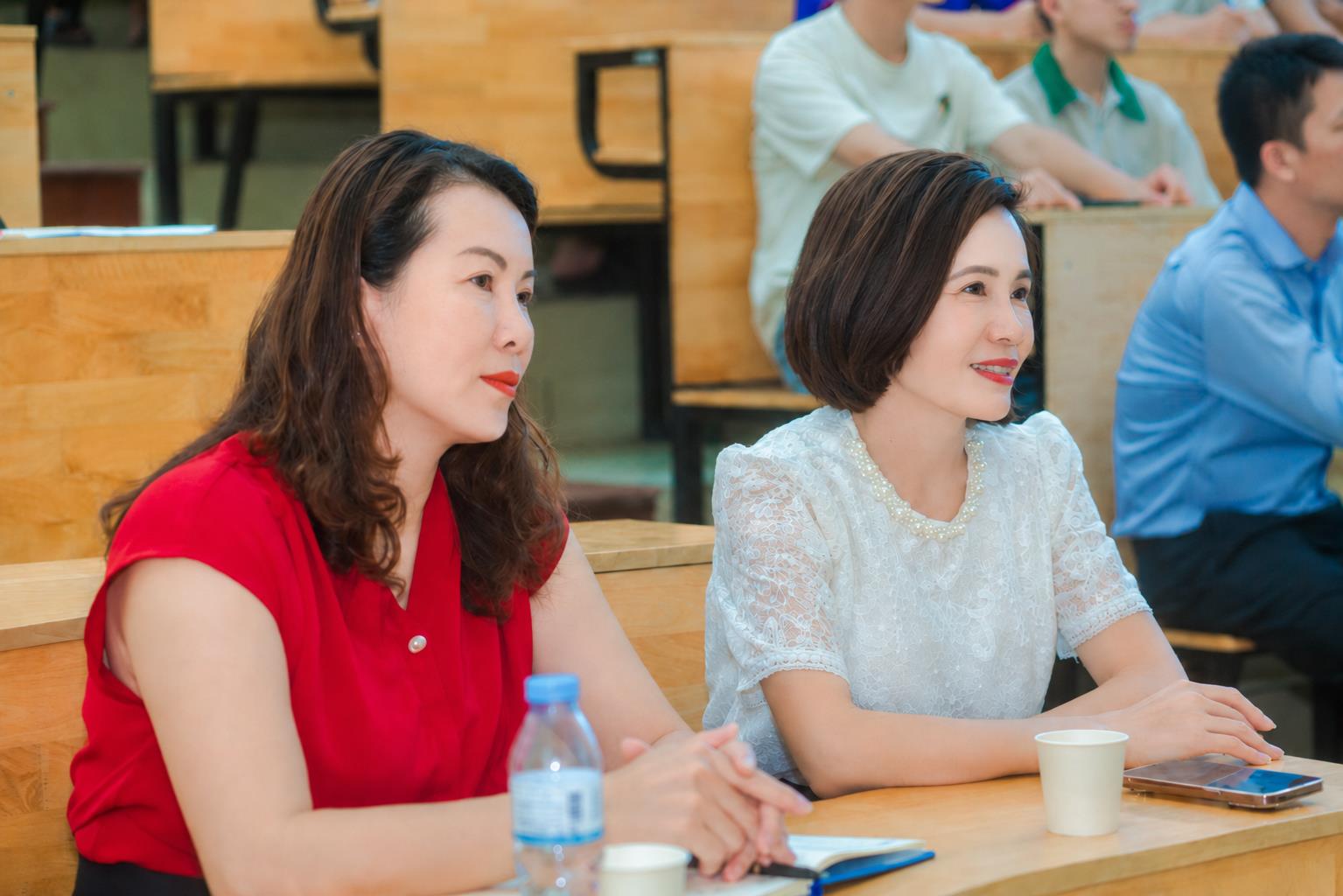 Trường Điện - Điện tử tổ chức Hội nghị Lớp trưởng, Bí thư Chi đoàn học kỳ II năm học 2025 - 2026
