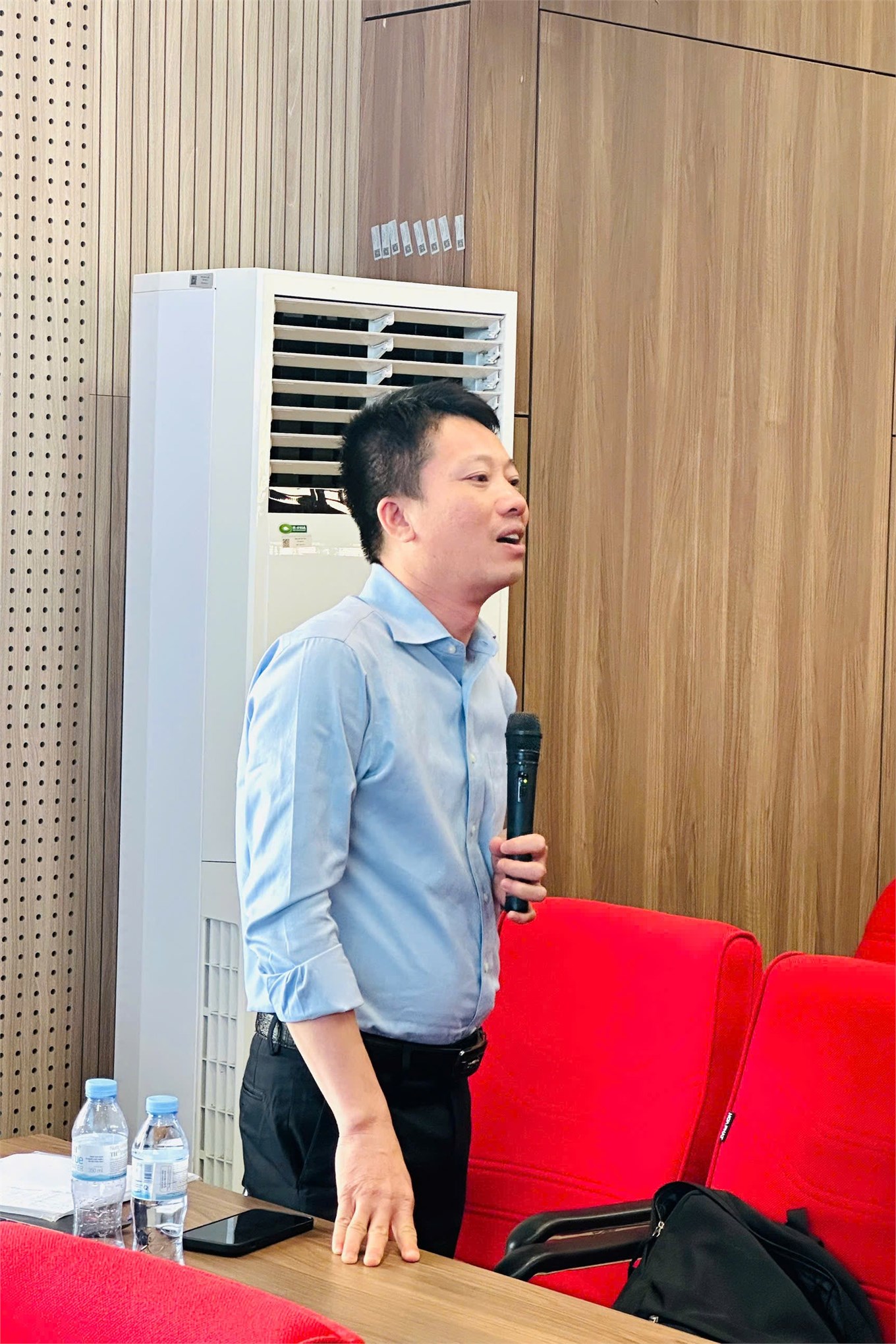 Trường Điện - Điện tử tổ chức Hội nghị Lớp trưởng, Bí thư Chi đoàn học kỳ II năm học 2025 - 2026