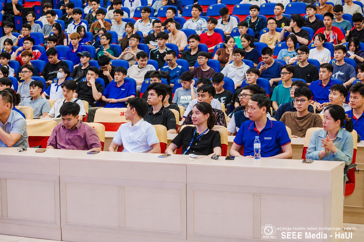 Trường Điện - Điện tử tổ chức Hội nghị “Sinh viên với khoa học công nghệ, đổi mới sáng tạo và khởi nghiệp”