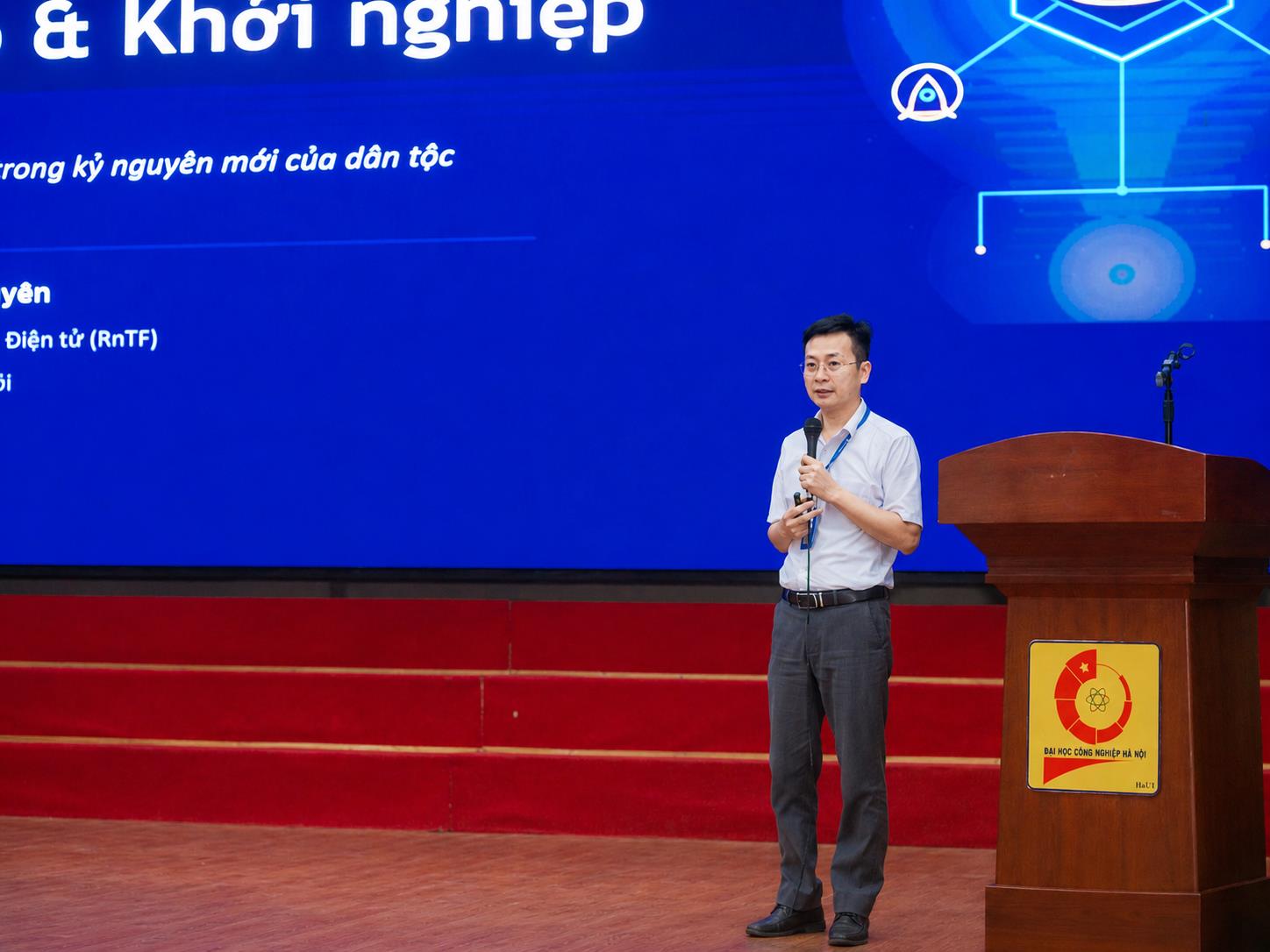 Trường Điện - Điện tử tổ chức Hội nghị “Sinh viên với khoa học công nghệ, đổi mới sáng tạo và khởi nghiệp”