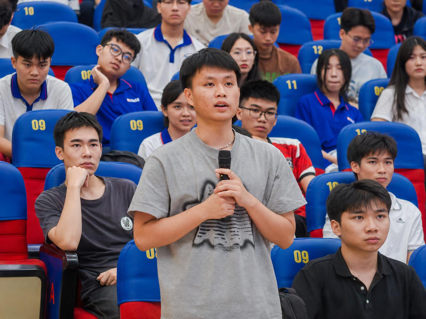 Trường Điện - Điện tử tổ chức Hội nghị “Sinh viên với khoa học công nghệ, đổi mới sáng tạo và khởi nghiệp”