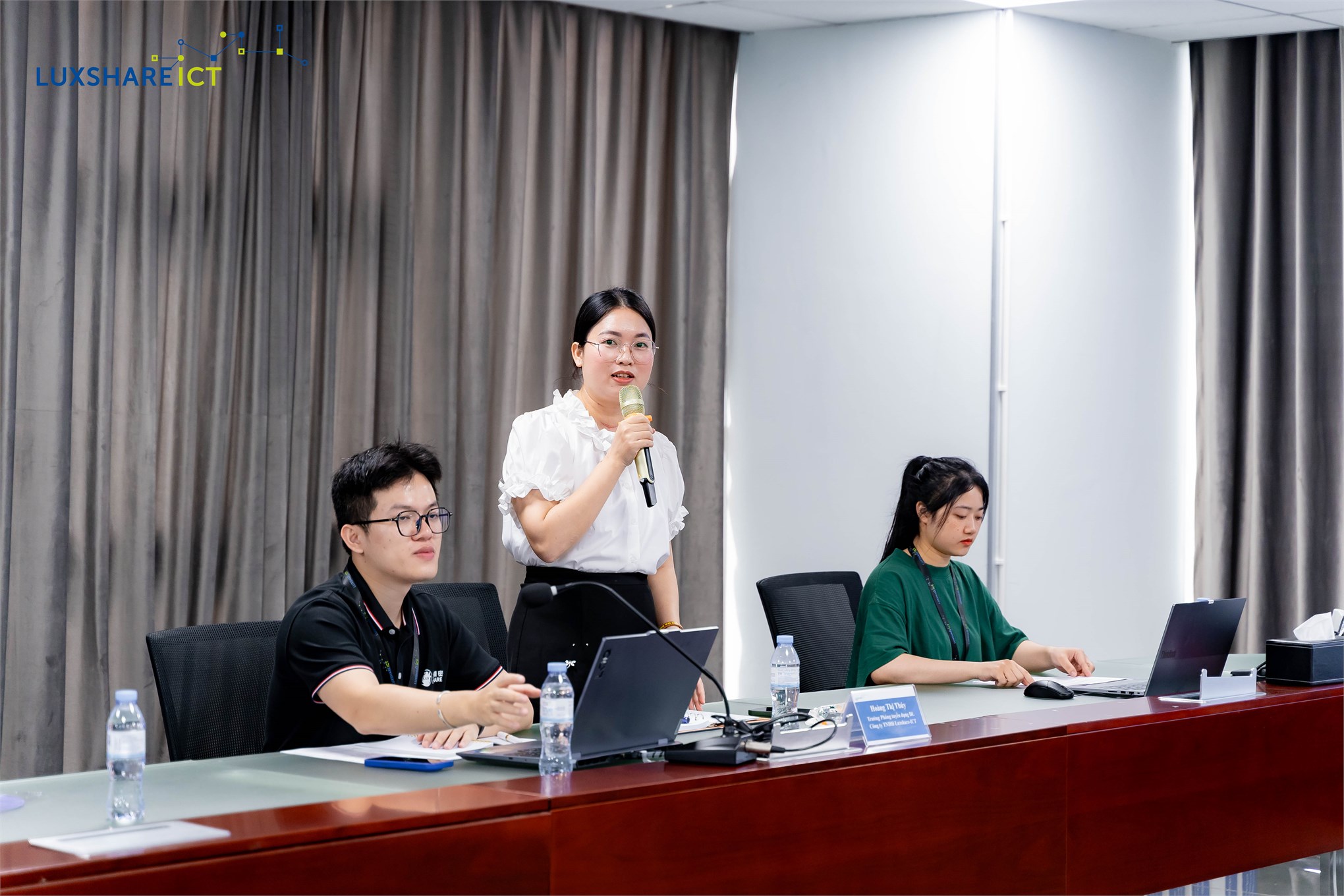 Sinh viên Trường Điện - Điện tử tham quan, trải nghiệm thực tế tại Công ty TNHH Luxshare - ICT Việt Nam