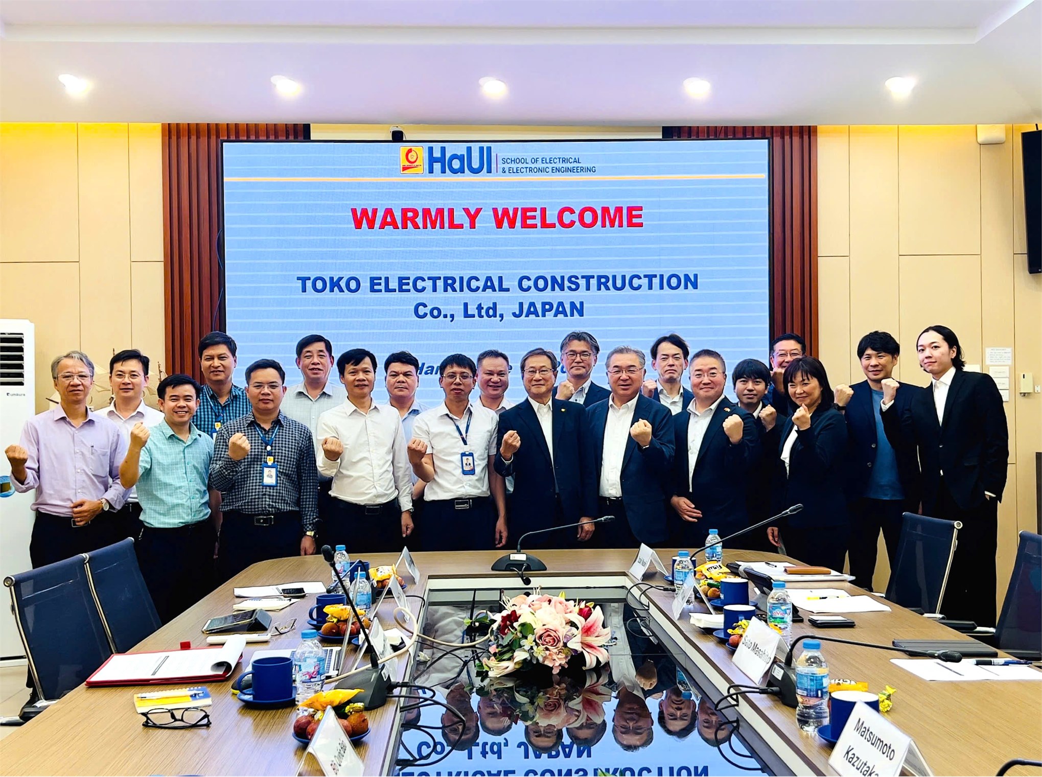 Trường Điện - Điện tử đón tiếp và Công ty TK Techno Service và Tập đoàn TOKO (Nhật Bản), mở rộng cơ hội việc làm cho sinh viên