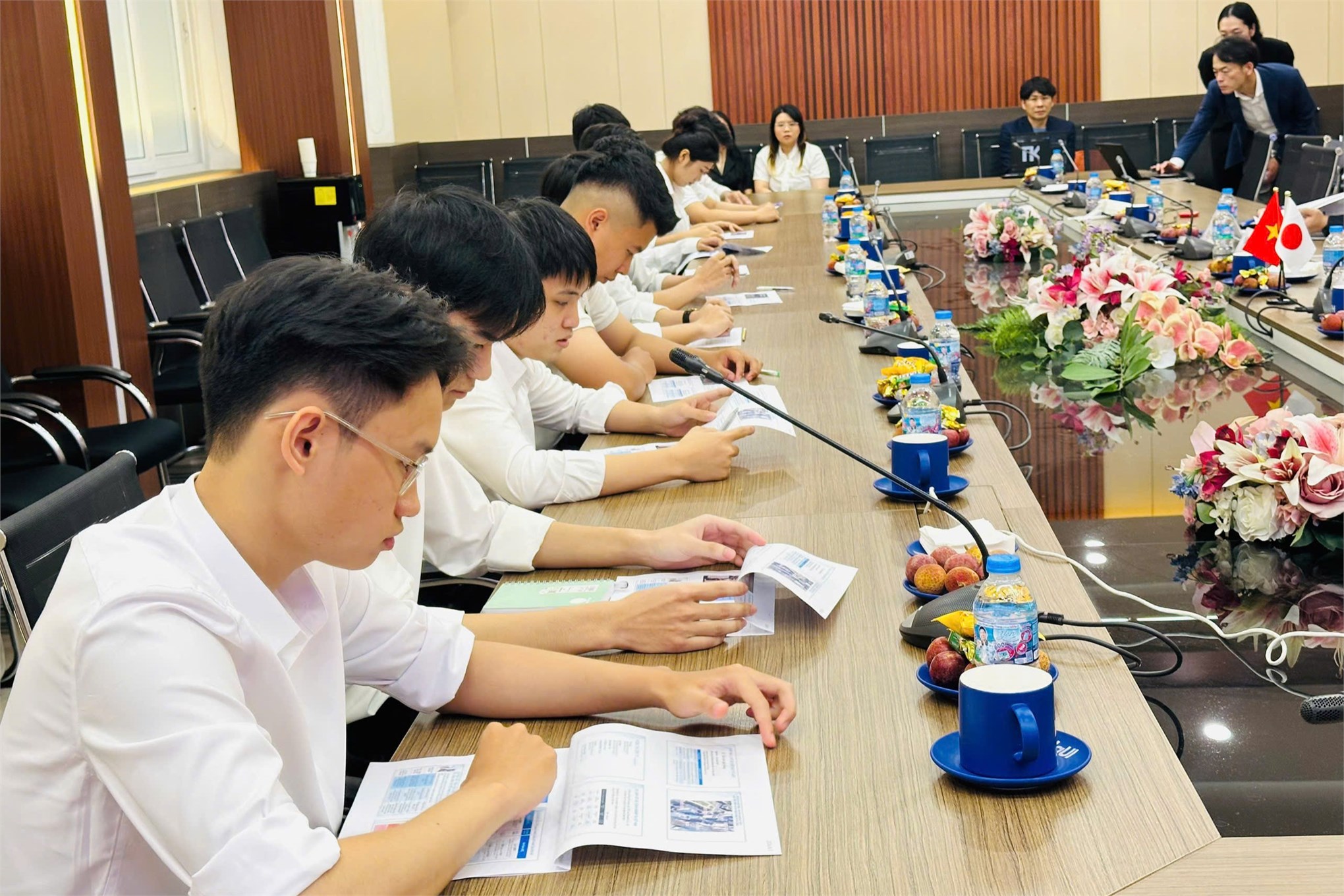 Trường Điện - Điện tử đón tiếp và Công ty TK Techno Service và Tập đoàn TOKO (Nhật Bản), mở rộng cơ hội việc làm cho sinh viên