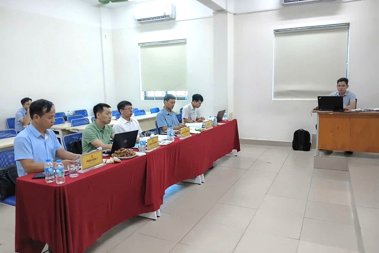 Trường Điện – Điện tử tổ chức thành công bảo vệ đề án tốt nghiệp thạc sĩ khóa K14