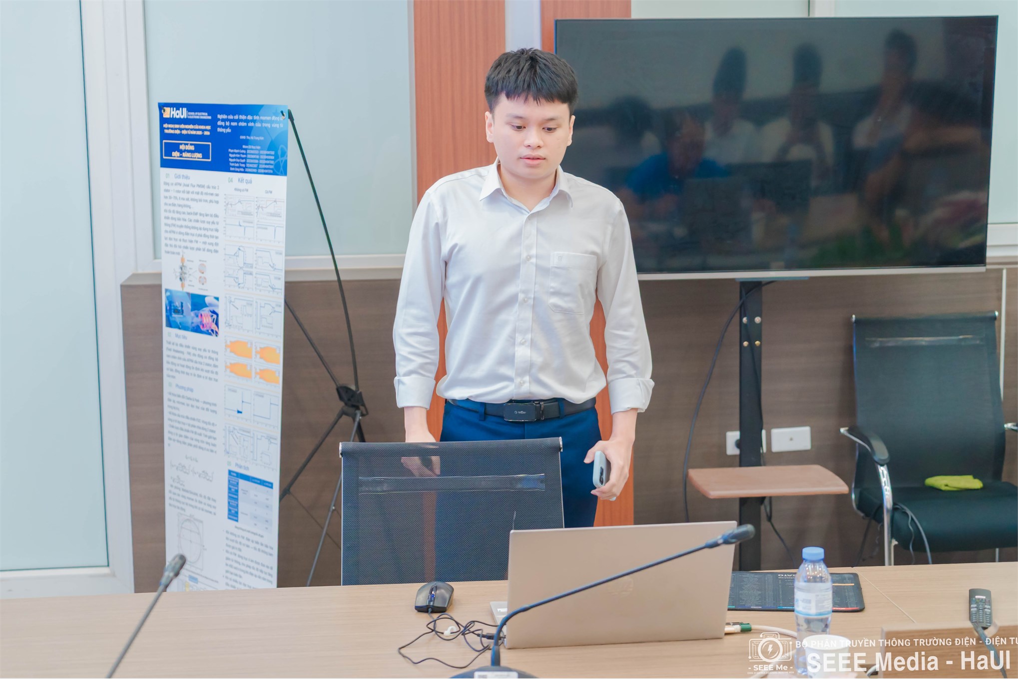 Nghiệm thu đề tài sinh viên nghiên cứu khoa học đợt 2, lĩnh vực Điện - Năng lượng