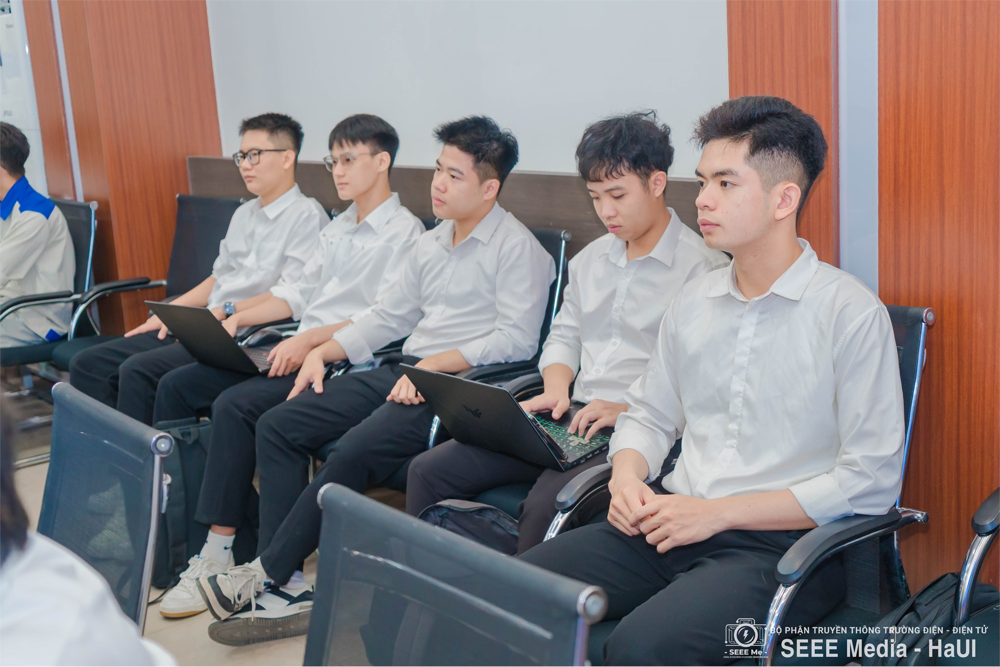 Nghiệm thu đề tài sinh viên nghiên cứu khoa học đợt 2, lĩnh vực Điện - Năng lượng