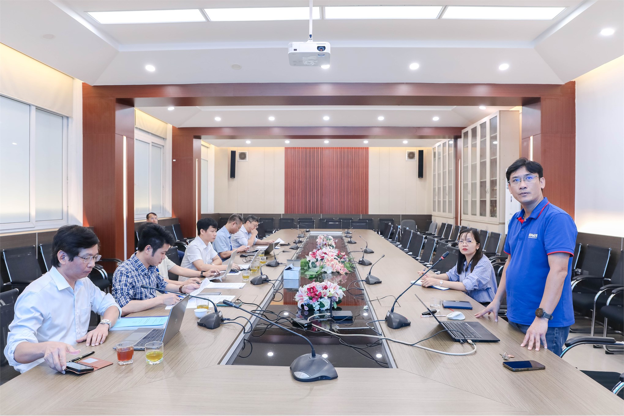 Nghiệm thu thành công đề tài KH&CN cấp cơ sở: “Nghiên cứu thiết kế, chế tạo mô hình thiết bị sấy nông sản dùng bơm nhiệt kết hợp vi sóng”