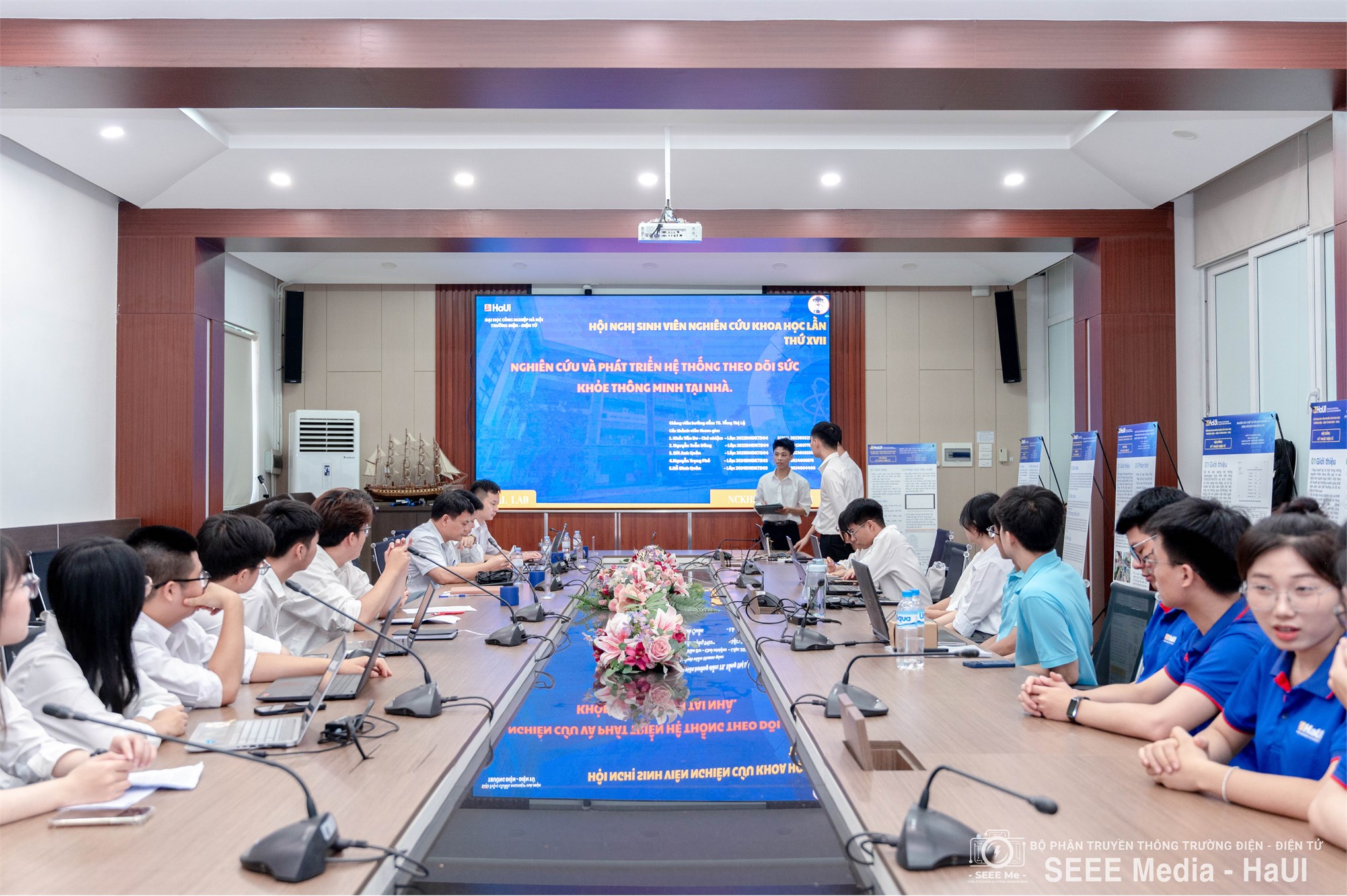 109 sinh viên Điện tử tham gia nghiệm thu đề tài nghiên cứu khoa học năm học 2025 – 2026