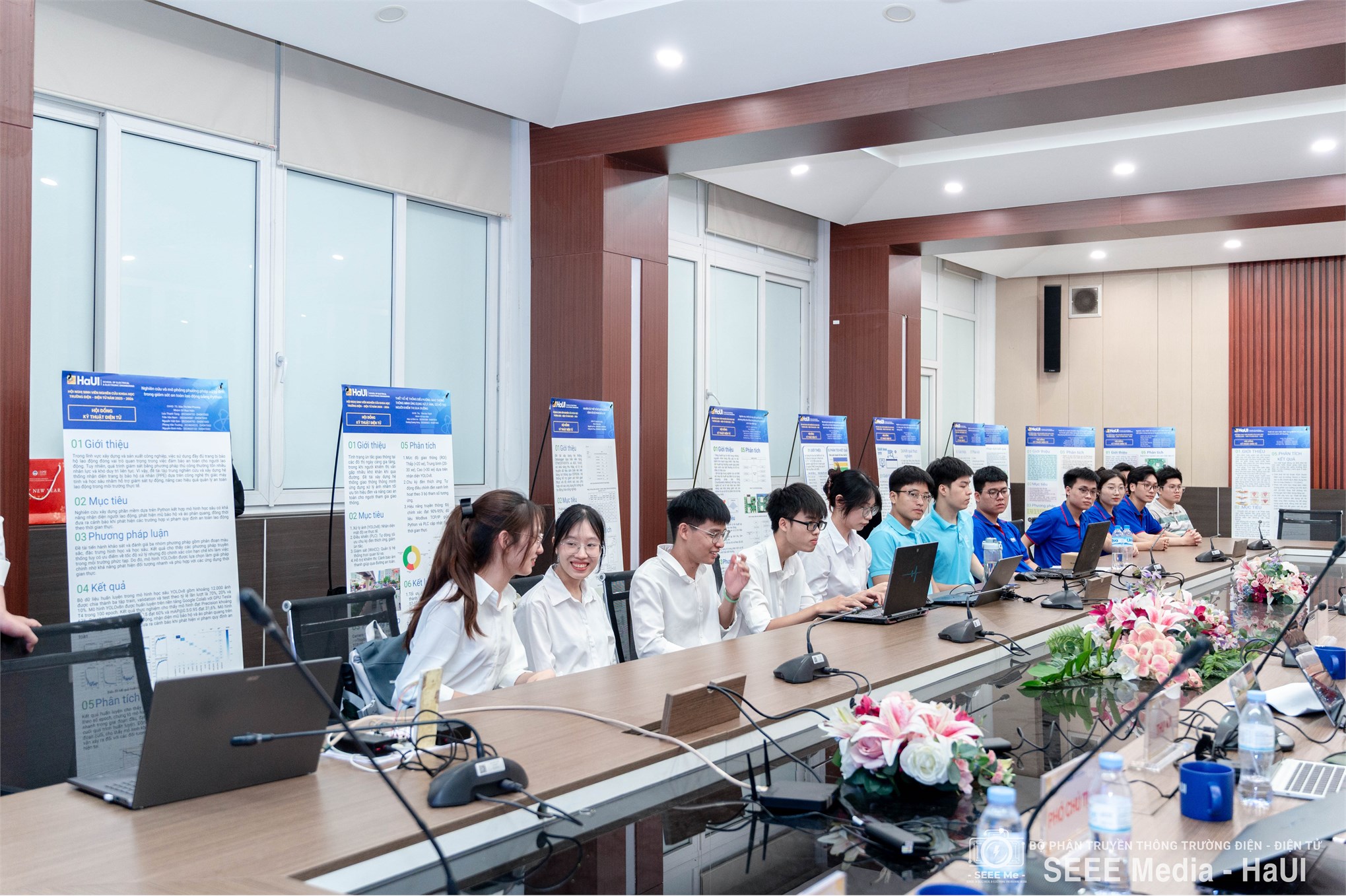 109 sinh viên Điện tử tham gia nghiệm thu đề tài nghiên cứu khoa học năm học 2025 – 2026