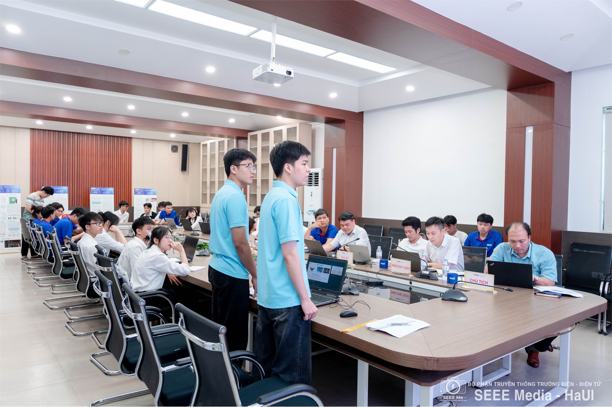 109 sinh viên Điện tử tham gia nghiệm thu đề tài nghiên cứu khoa học năm học 2025 – 2026