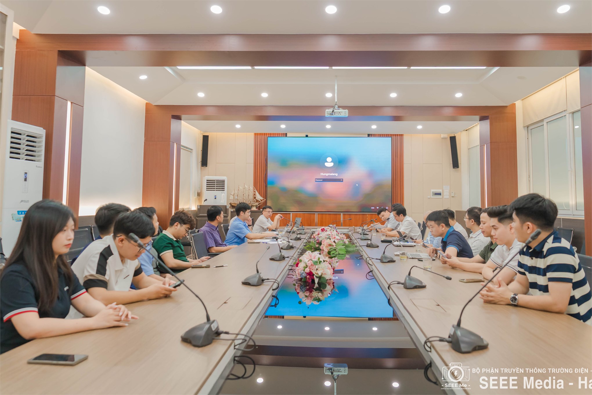 Trường Điện – Điện tử tổ chức hội thảo lấy ý kiến xây dựng chương trình đào tạo Kỹ sư tài năng ngành Kỹ thuật điện