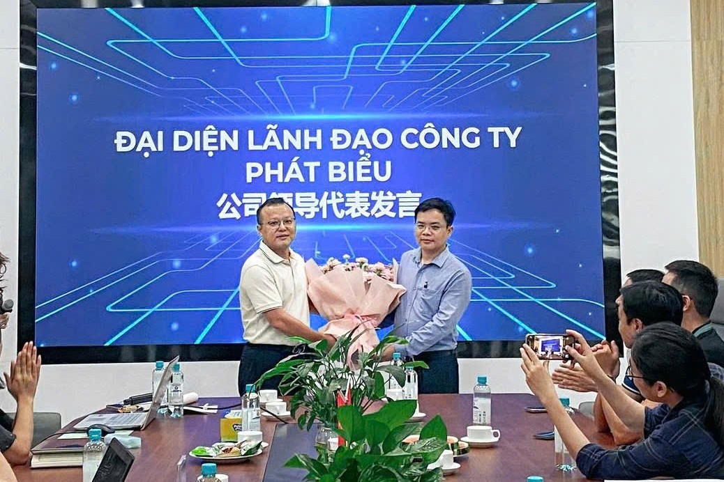 Khoa Tự động hóa, Trường Điện- Điện tử, Đại học Công Nghiệp Hà Nội thăm và làm việc tại Công ty TNHH Sunny Opotech Việt Nam