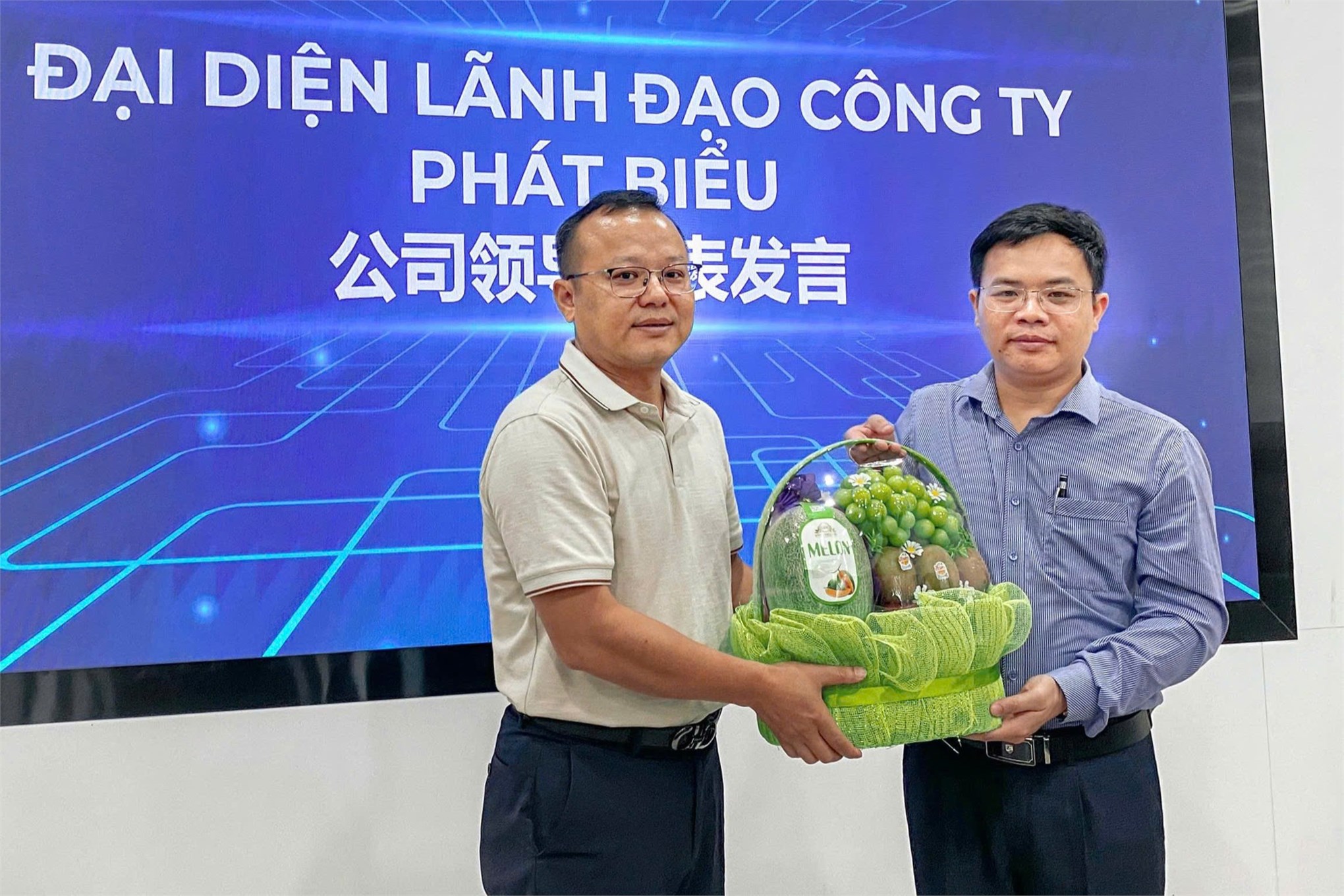 Khoa Tự động hóa, Trường Điện- Điện tử, Đại học Công Nghiệp Hà Nội thăm và làm việc tại Công ty TNHH Sunny Opotech Việt Nam