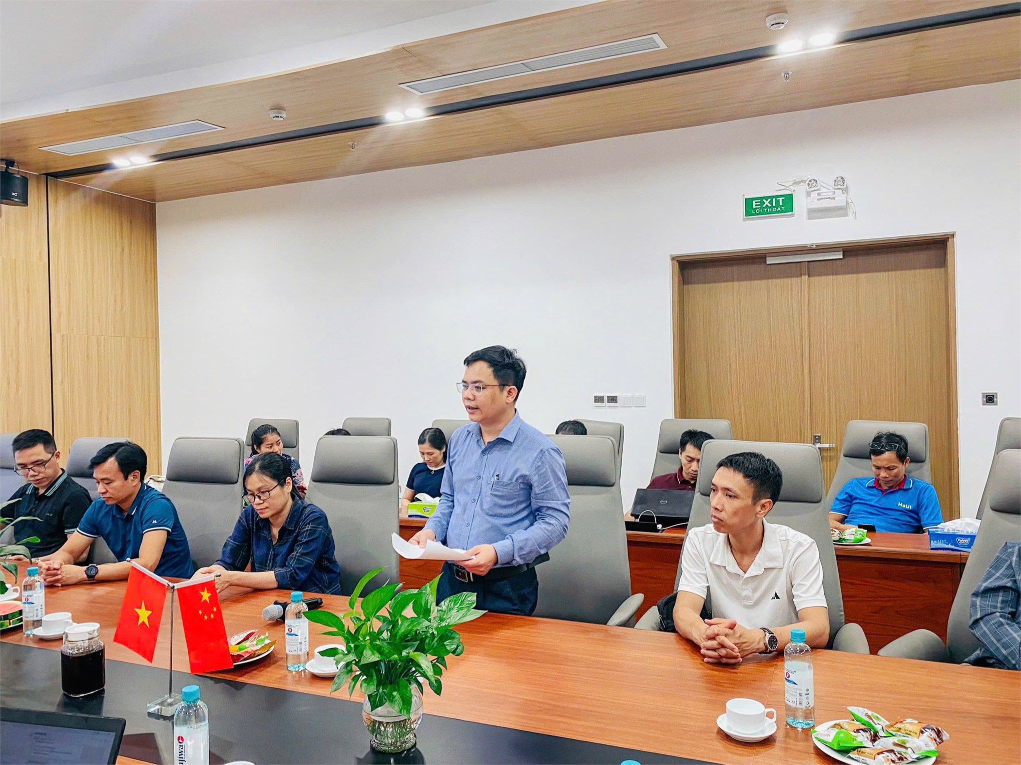 Khoa Tự động hóa, Trường Điện- Điện tử, Đại học Công Nghiệp Hà Nội thăm và làm việc tại Công ty TNHH Sunny Opotech Việt Nam
