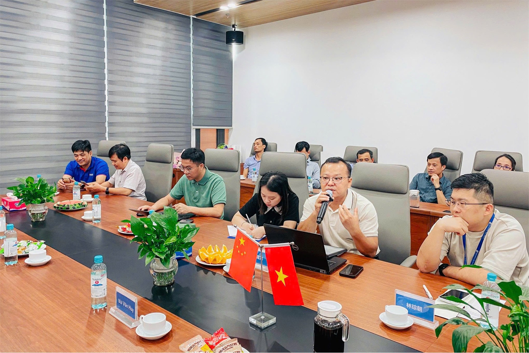 Khoa Tự động hóa, Trường Điện- Điện tử, Đại học Công Nghiệp Hà Nội thăm và làm việc tại Công ty TNHH Sunny Opotech Việt Nam