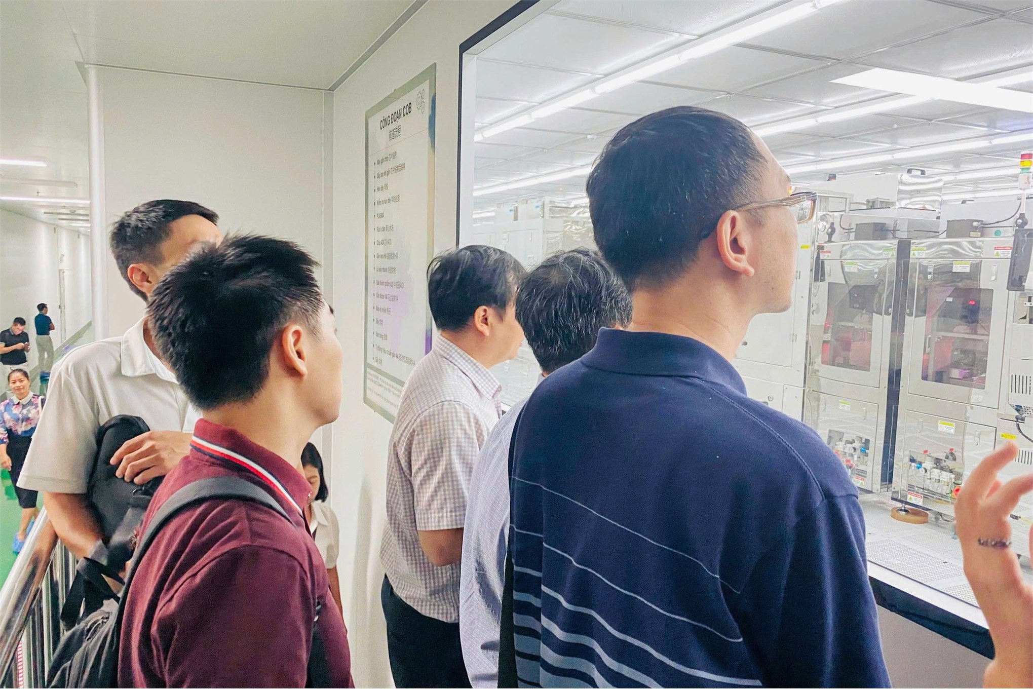 Khoa Tự động hóa, Trường Điện- Điện tử, Đại học Công Nghiệp Hà Nội thăm và làm việc tại Công ty TNHH Sunny Opotech Việt Nam