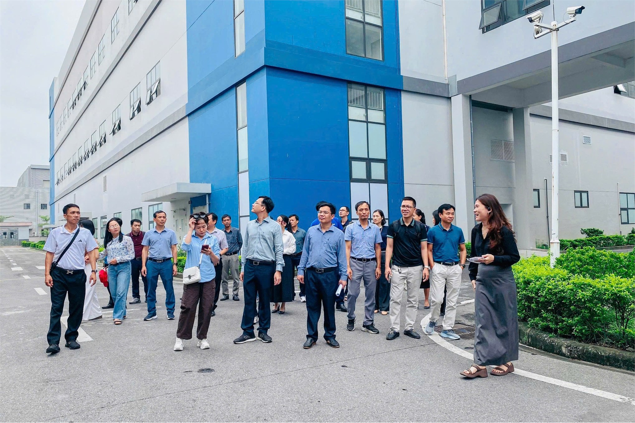 Khoa Tự động hóa, Trường Điện- Điện tử, Đại học Công Nghiệp Hà Nội thăm và làm việc tại Công ty TNHH Sunny Opotech Việt Nam