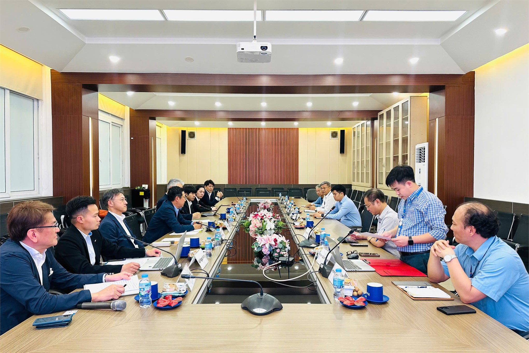 Trường Điện – Điện tử làm việc với Tập đoàn TOKO và Công ty KOUEI: Kết nối tuyển dụng, đồng hành đào tạo kỹ sư theo tiêu chuẩn Nhật Bản