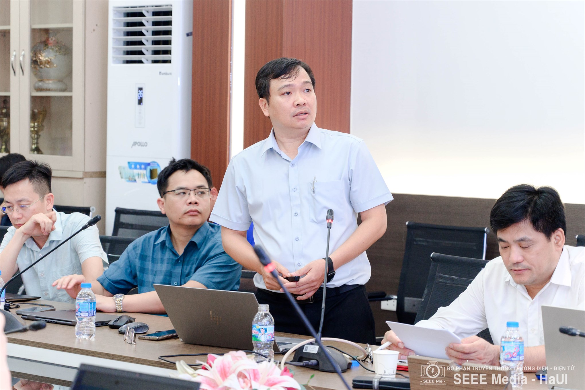 Trường Điện – Điện tử tổ chức Hội thảo `Thiết kế hệ thống điện tử công suất lớn và những thành tựu của Khoa Tự động hóa`