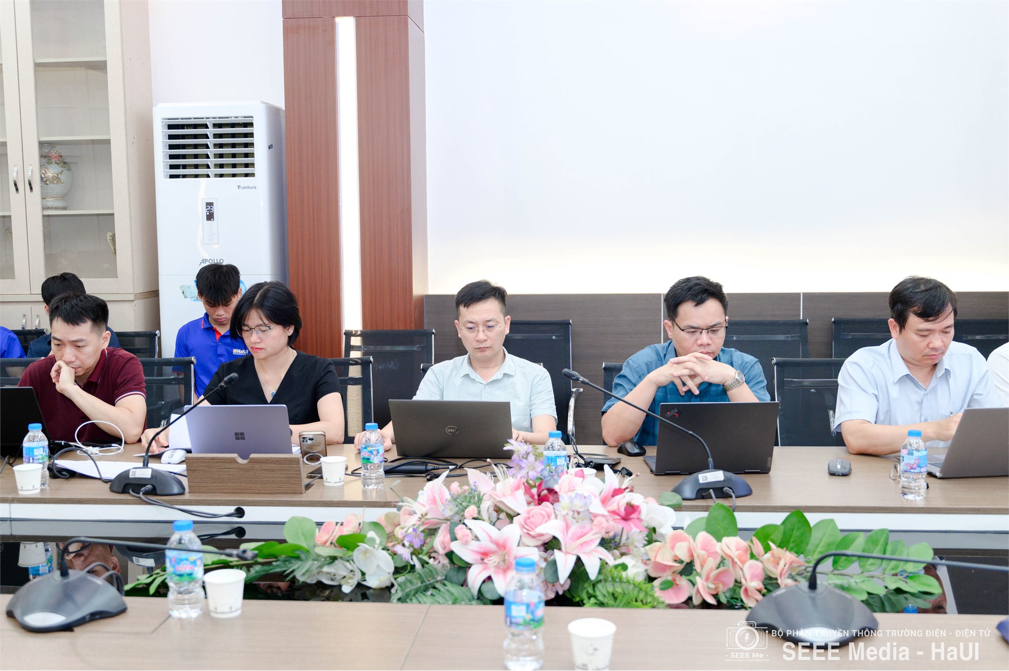 Trường Điện – Điện tử tổ chức Hội thảo `Thiết kế hệ thống điện tử công suất lớn và những thành tựu của Khoa Tự động hóa`