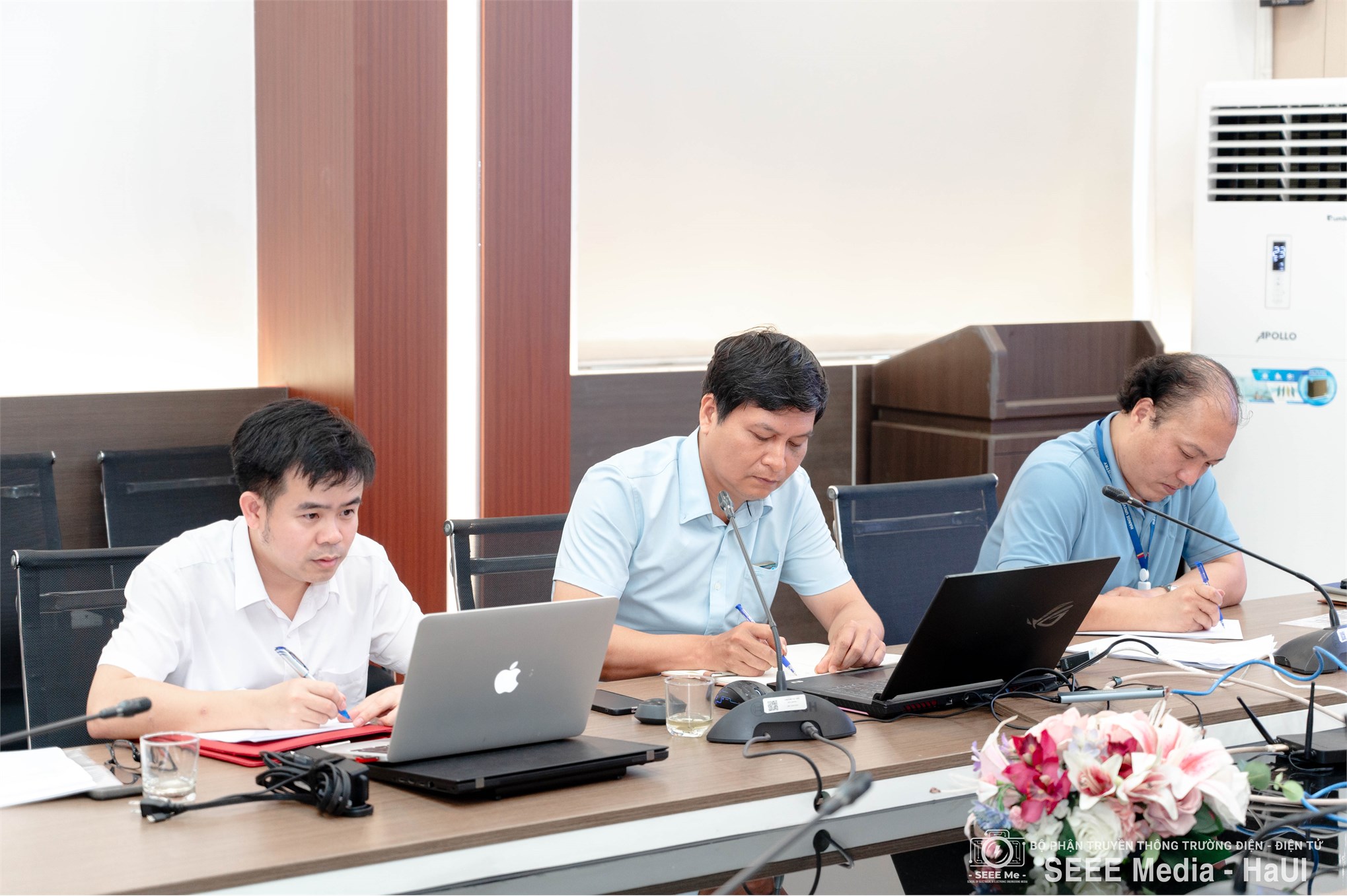 Trường Điện – Điện tử tổ chức Hội thảo lấy ý kiến xây dựng Chương trình đào tạo Thạc sĩ tài năng Kỹ thuật điện tử (chuyên sâu Thiết kế vi mạch bán dẫn)