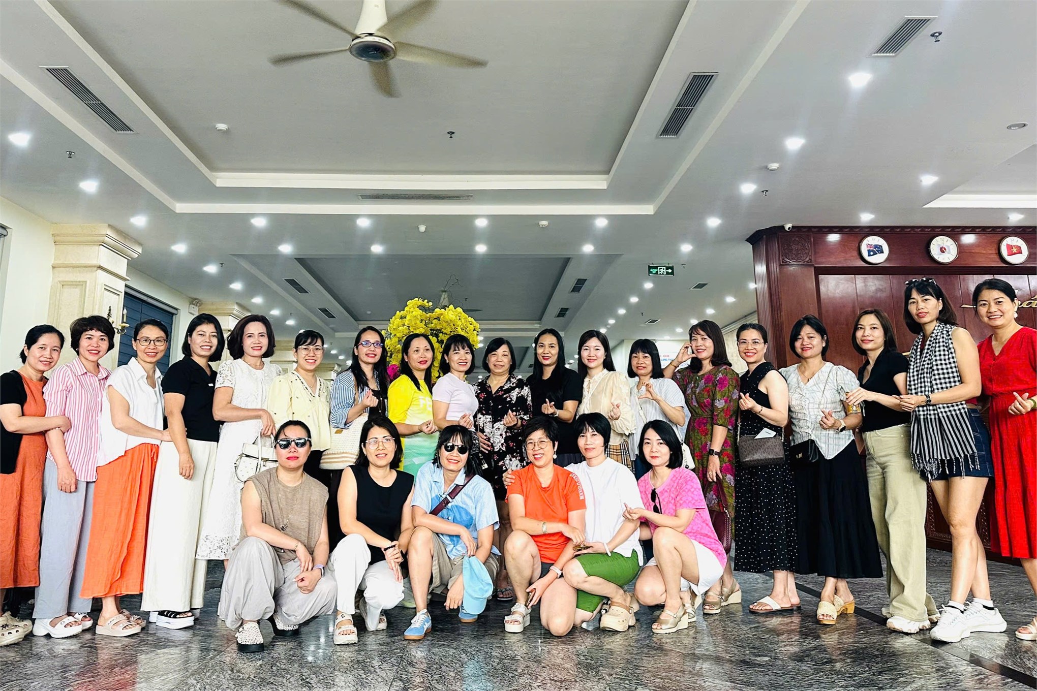 Trường Điện – Điện tử tổ chức thành công chương trình tham quan, học tập bồi dưỡng hè 2026 – tăng cường gắn kết và phát triển đội ngũ
