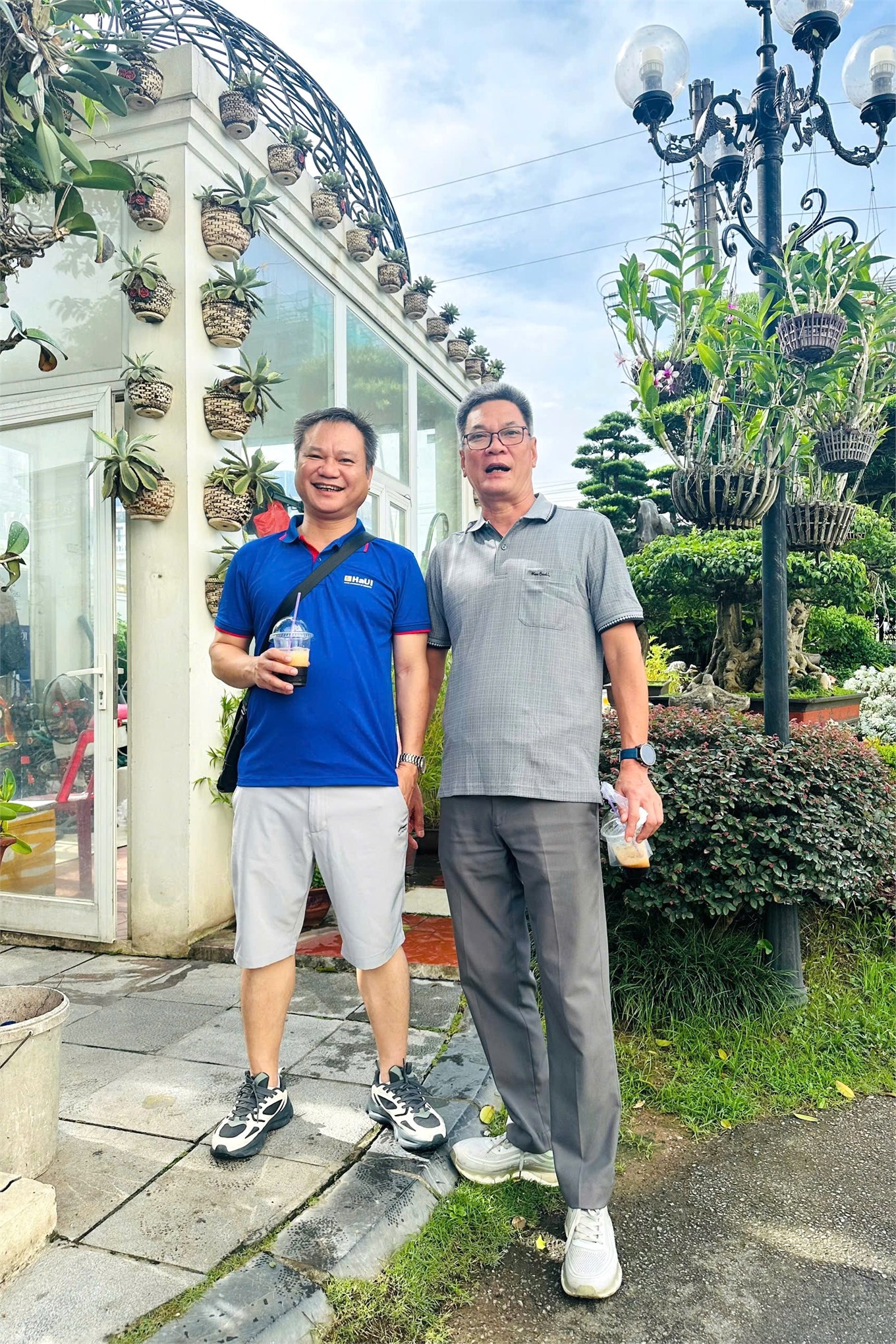 Trường Điện – Điện tử tổ chức thành công chương trình tham quan, học tập bồi dưỡng hè 2026 – tăng cường gắn kết và phát triển đội ngũ