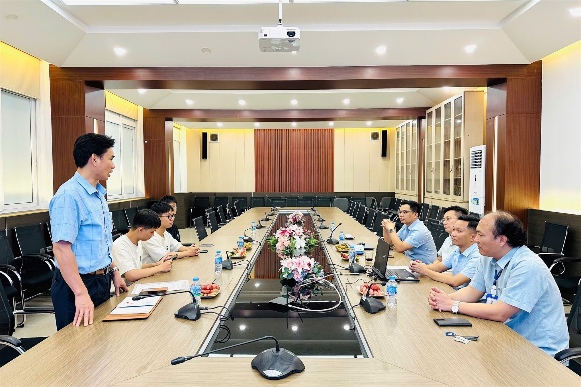 Đội thi SEEE-SPEAR đại diện Đại học Công nghiệp Hà Nội chinh phục Vòng Chung kết toàn quốc MECA 2026