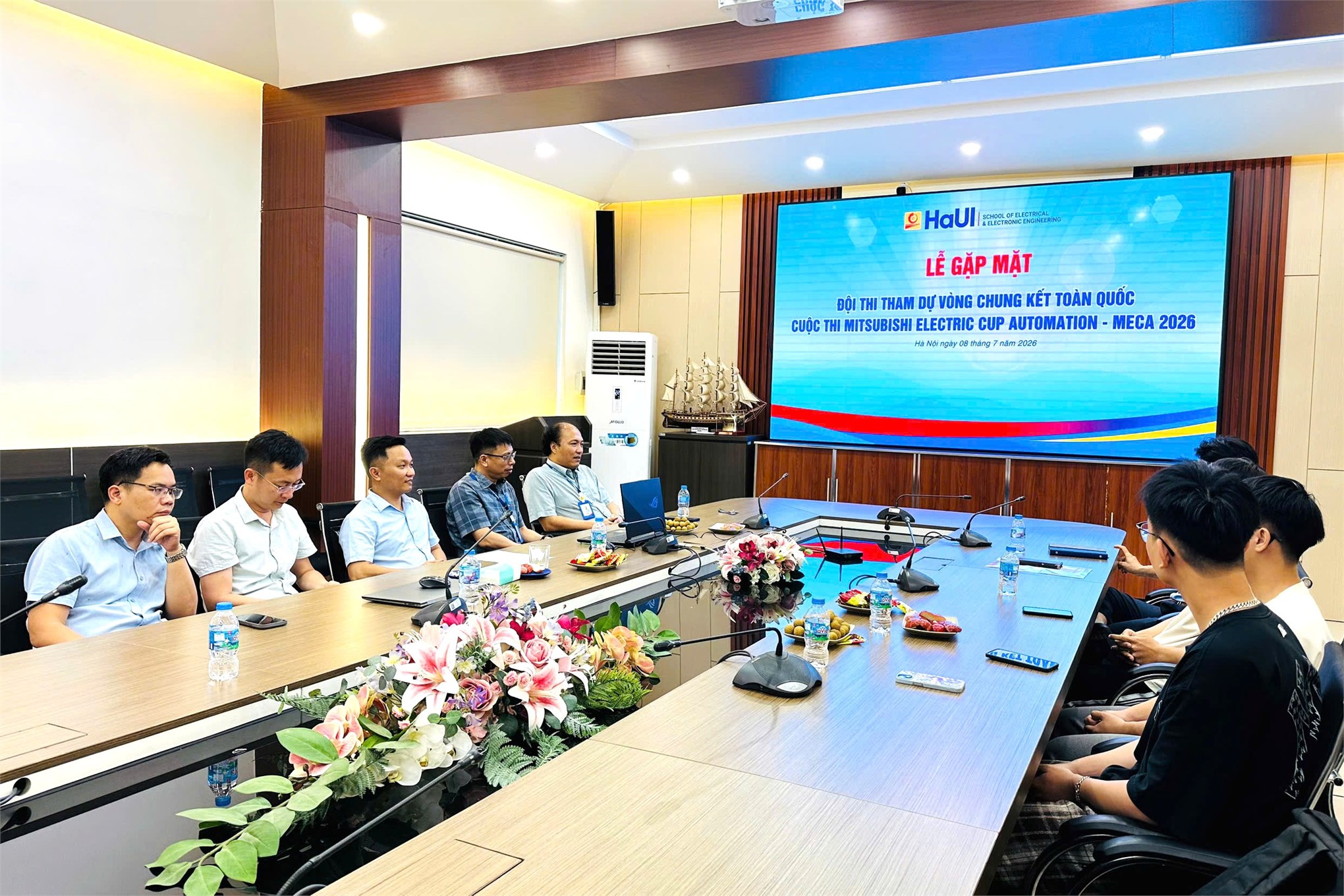 Đội thi SEEE-SPEAR đại diện Đại học Công nghiệp Hà Nội chinh phục Vòng Chung kết toàn quốc MECA 2026