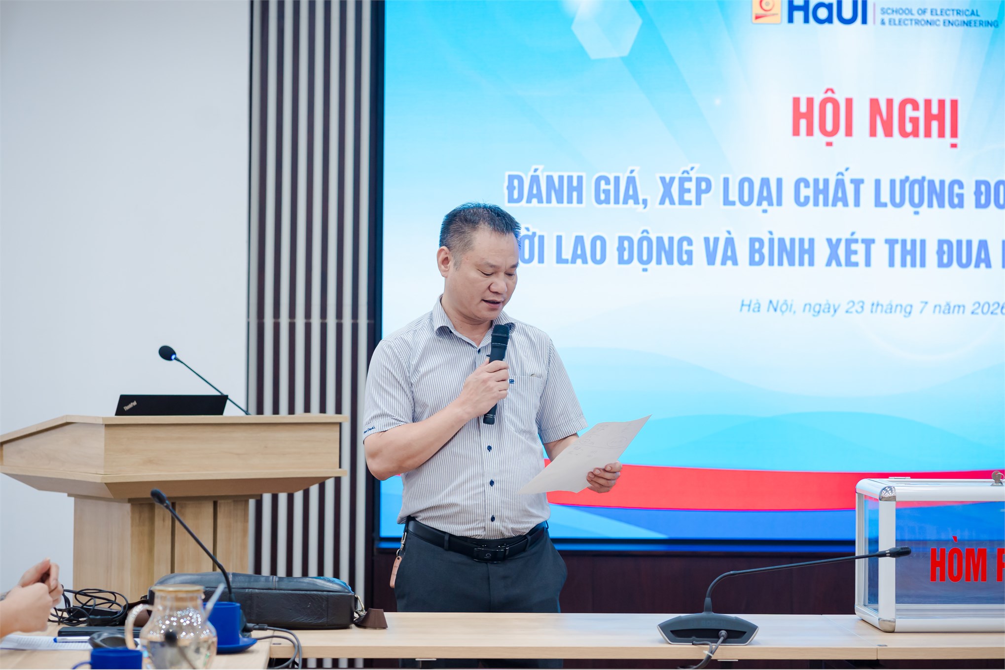 Trường Điện – Điện tử tổ chức hội nghị đánh giá, xếp loại viên chức, người lao động và bình xét thi đua năm học 2025–2026