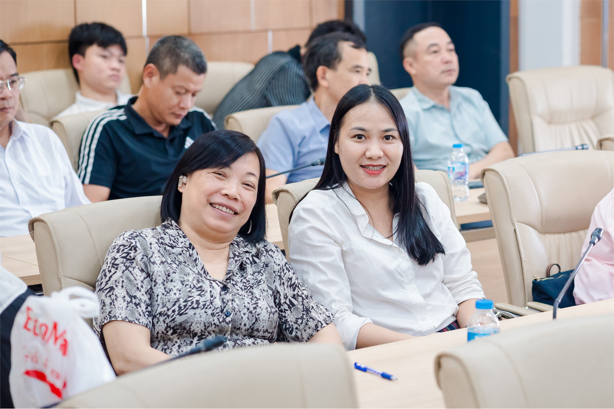 Trường Điện – Điện tử tổ chức hội nghị đánh giá, xếp loại viên chức, người lao động và bình xét thi đua năm học 2025–2026