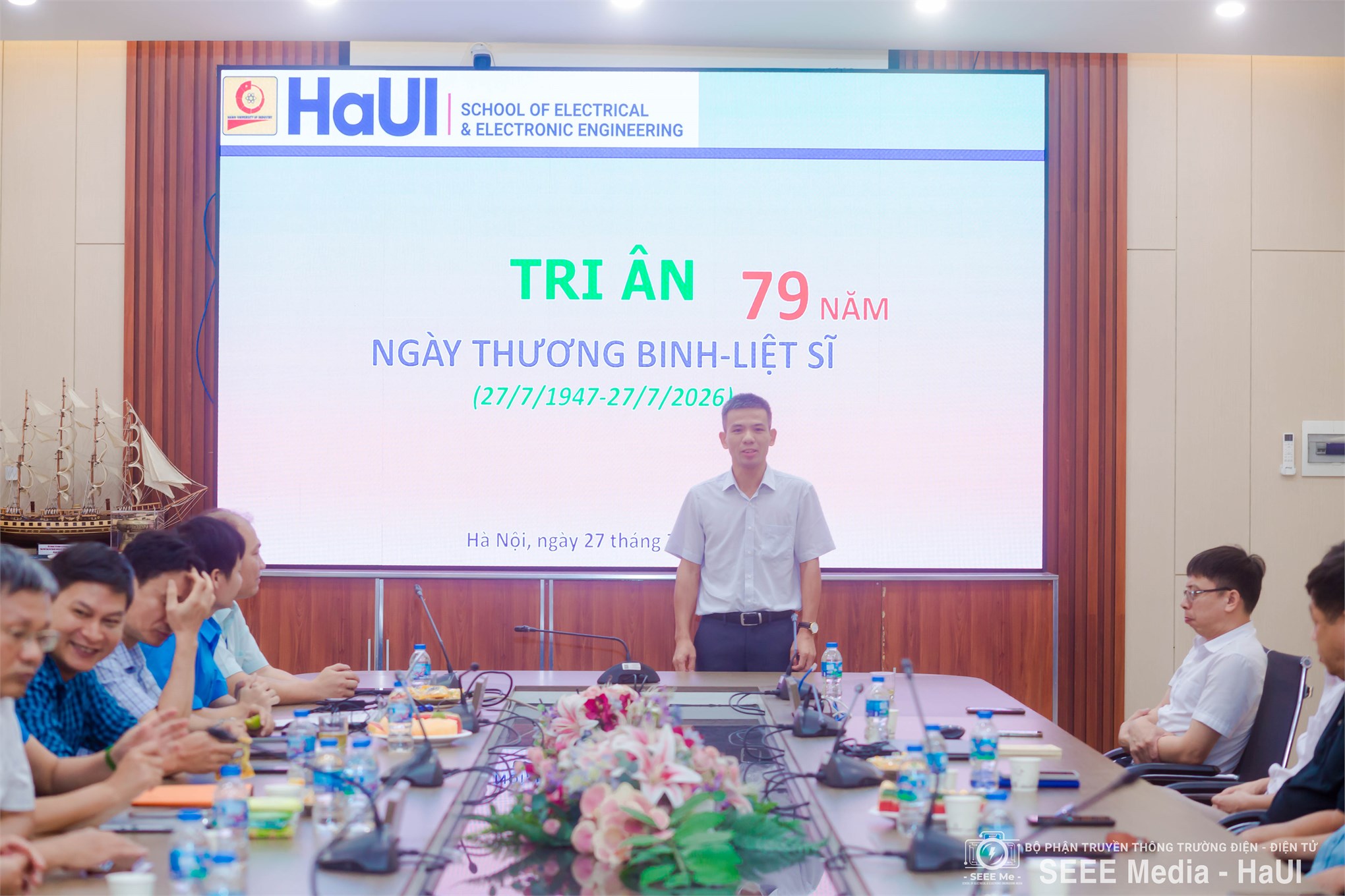 Lan tỏa truyền thống `Uống nước nhớ nguồn` – Trường Điện – Điện tử tri ân các gia đình thương binh, liệt sĩ là thân nhân của viên chức, người lao động nhân dịp 27/7