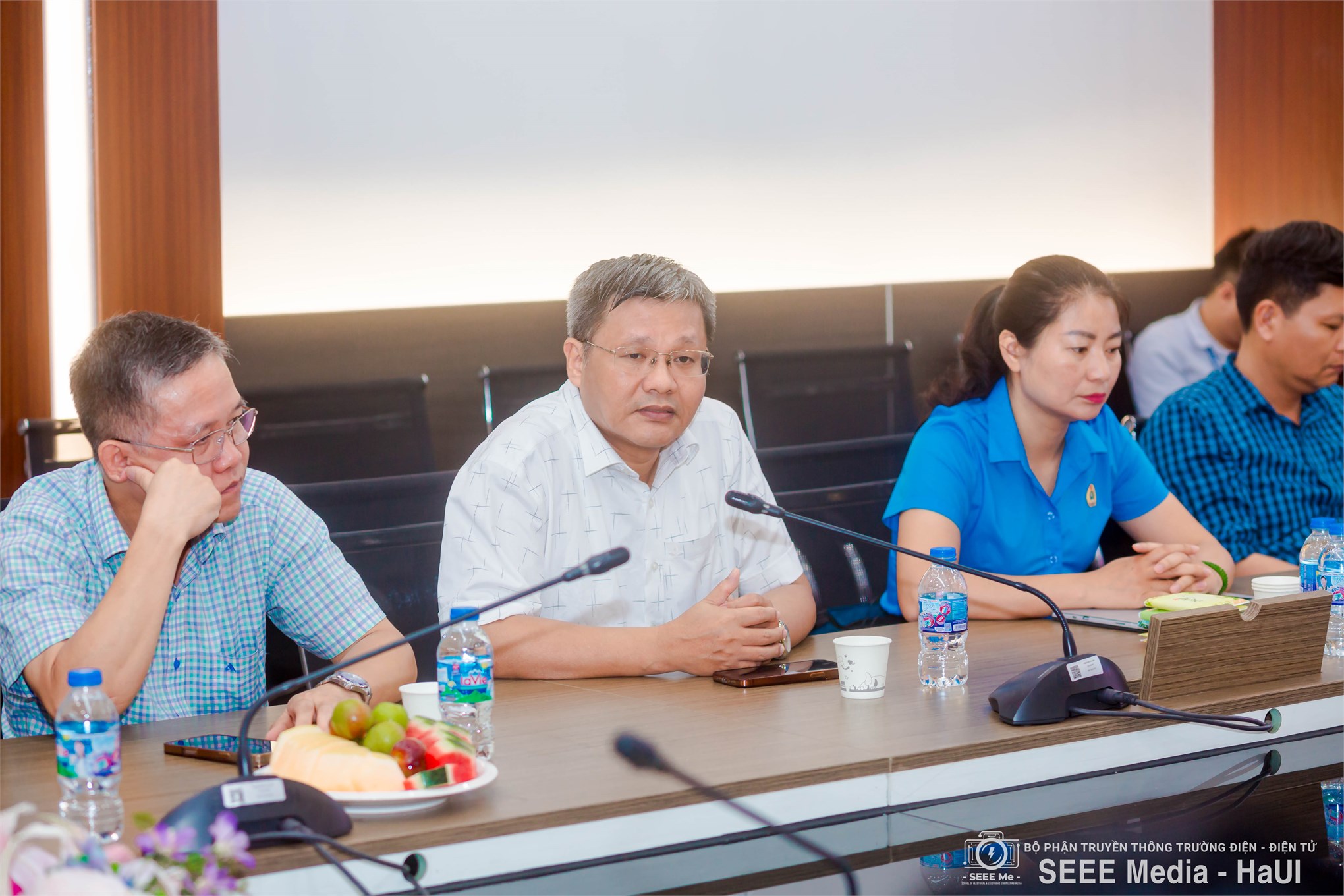 Lan tỏa truyền thống `Uống nước nhớ nguồn` – Trường Điện – Điện tử tri ân các gia đình thương binh, liệt sĩ là thân nhân của viên chức, người lao động nhân dịp 27/7