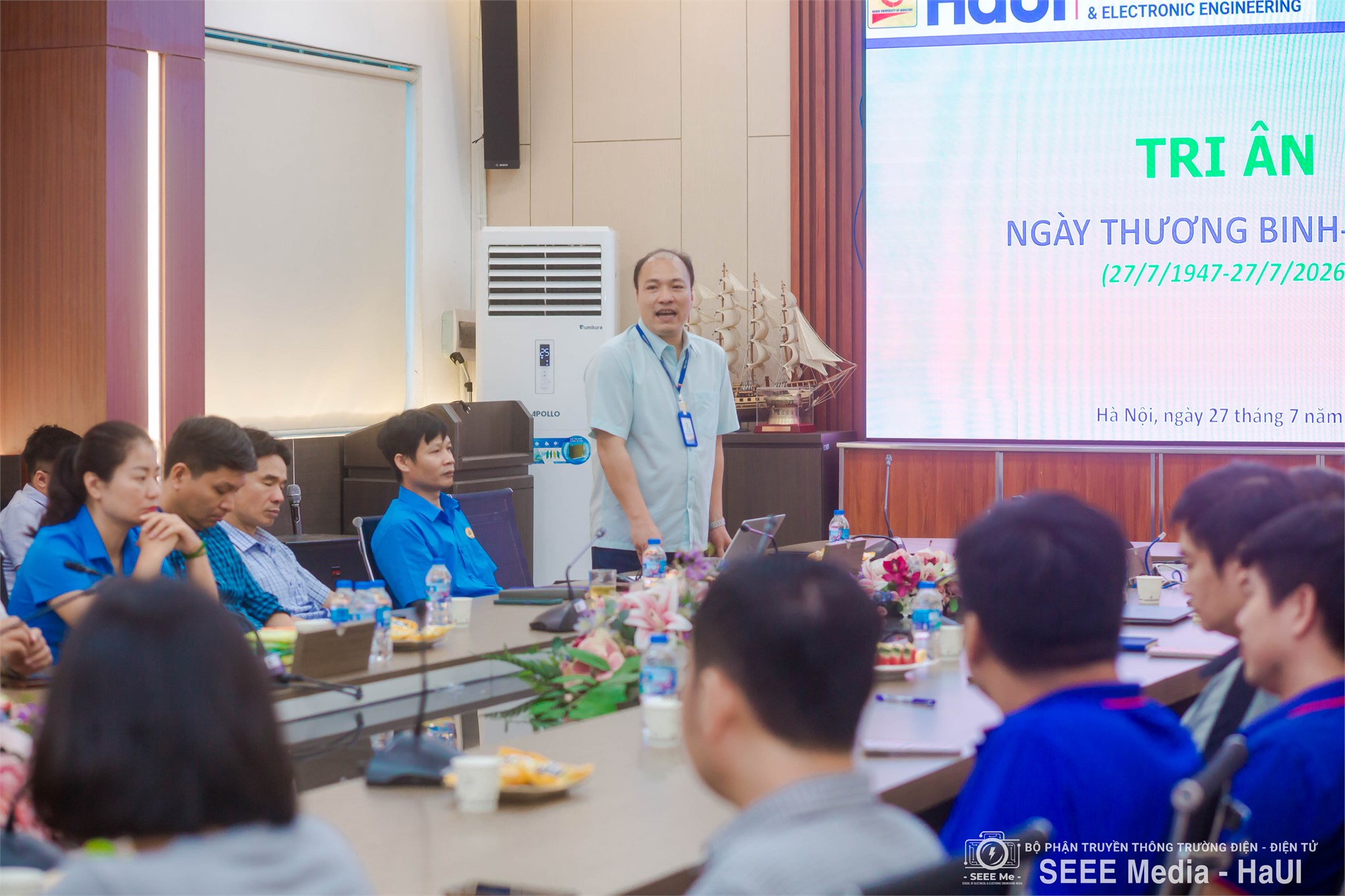 Lan tỏa truyền thống `Uống nước nhớ nguồn` – Trường Điện – Điện tử tri ân các gia đình thương binh, liệt sĩ là thân nhân của viên chức, người lao động nhân dịp 27/7