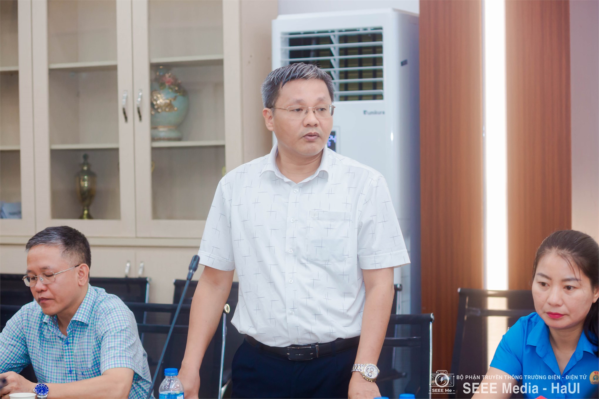 Lan tỏa truyền thống `Uống nước nhớ nguồn` – Trường Điện – Điện tử tri ân các gia đình thương binh, liệt sĩ là thân nhân của viên chức, người lao động nhân dịp 27/7