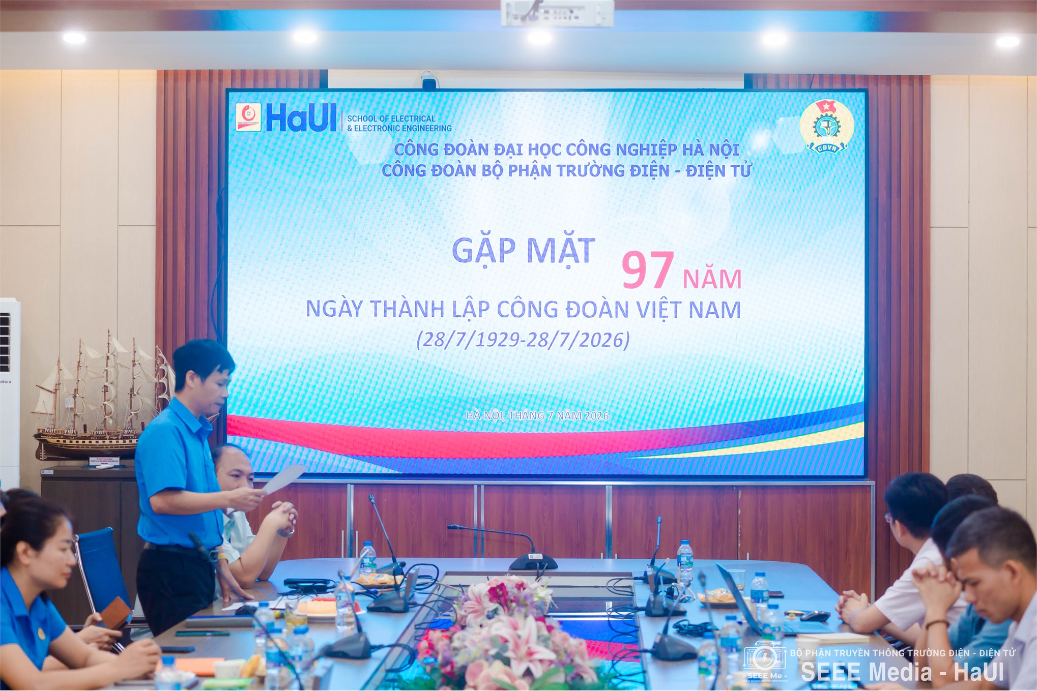 Trường Điện – Điện tử gặp mặt kỷ niệm 97 năm Ngày thành lập Công đoàn Việt Nam